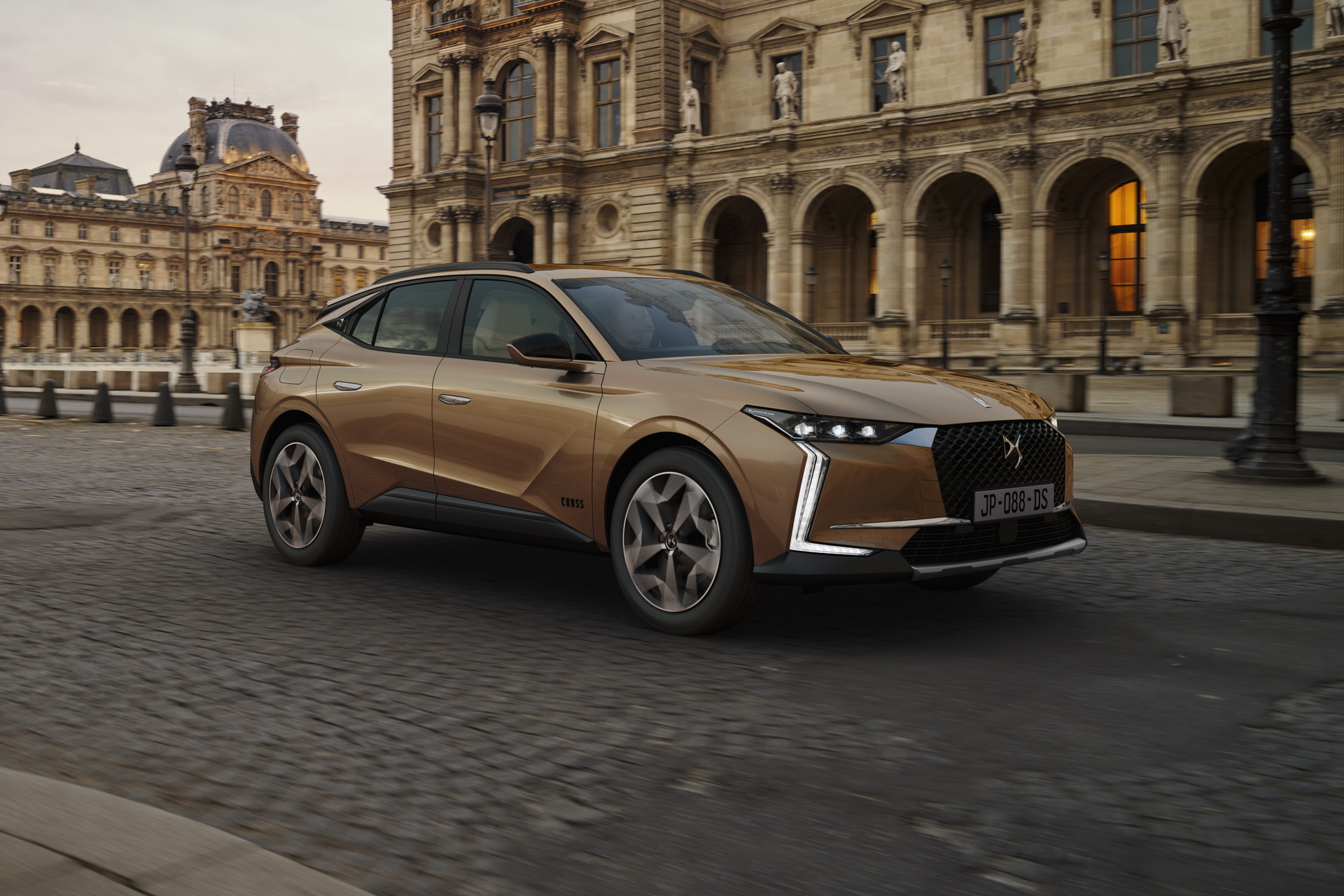 All-New DS 4 Debuts With Striking Looks, And An Interior That Demands Your Attention