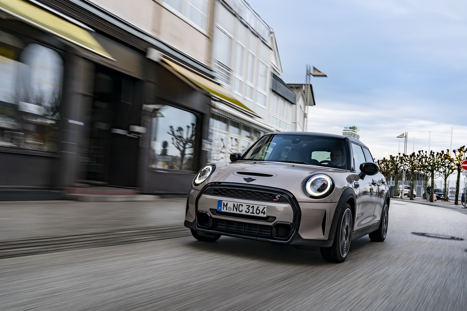 MINI’s Facelifted 5-Door Hatch Goes On Sale Across Europe