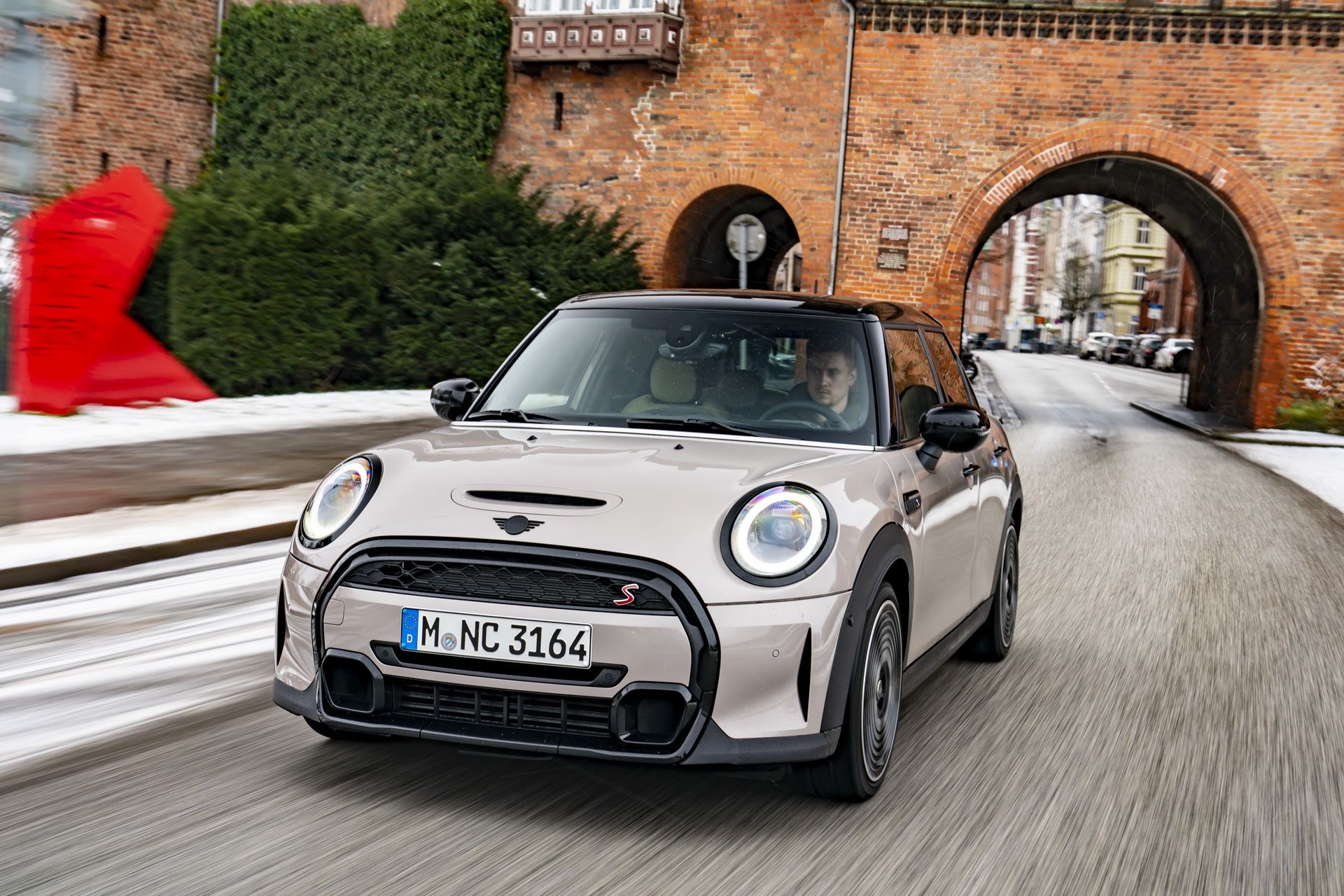 MINI’s Facelifted 5-Door Hatch Goes On Sale Across Europe