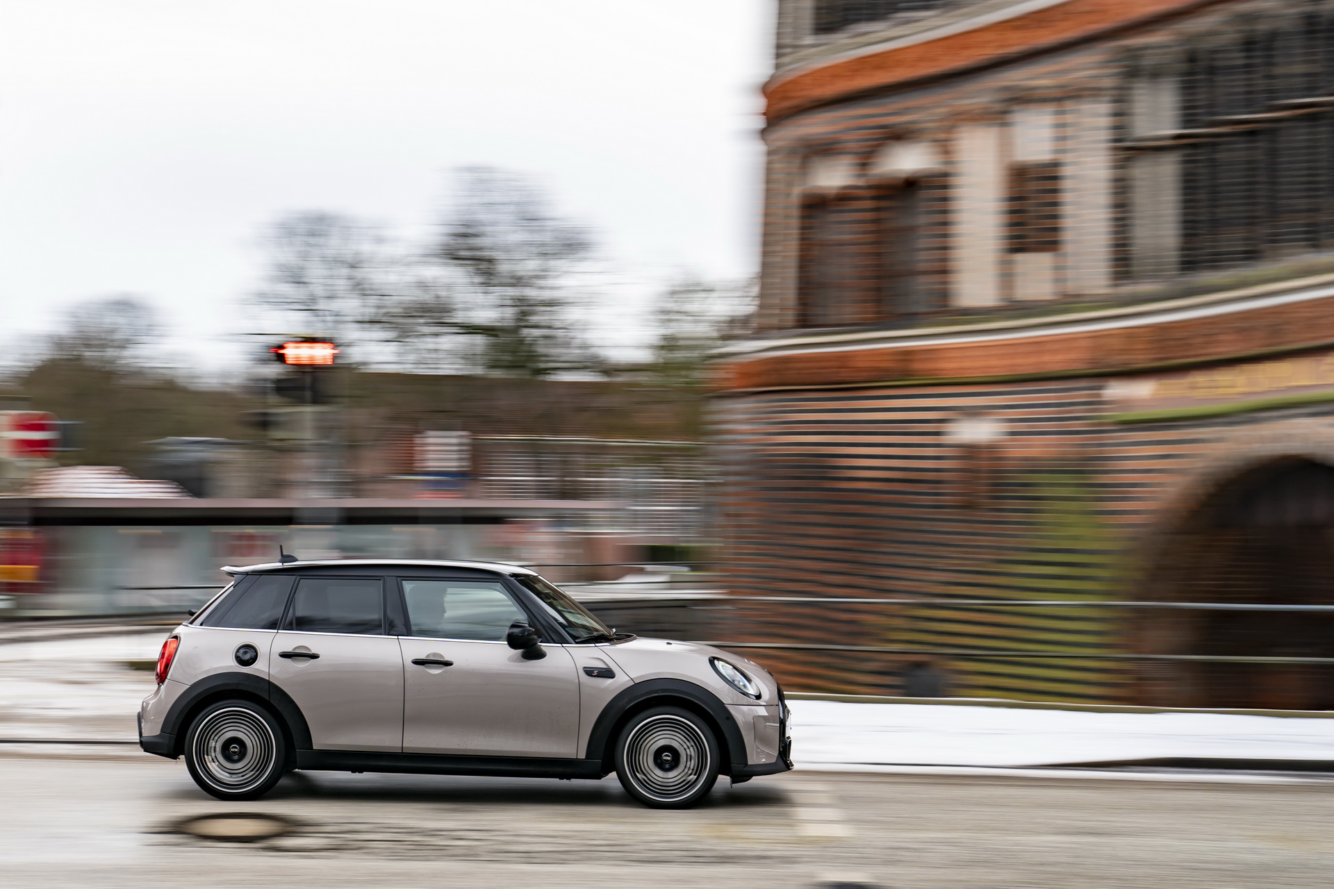 MINI’s Facelifted 5-Door Hatch Goes On Sale Across Europe