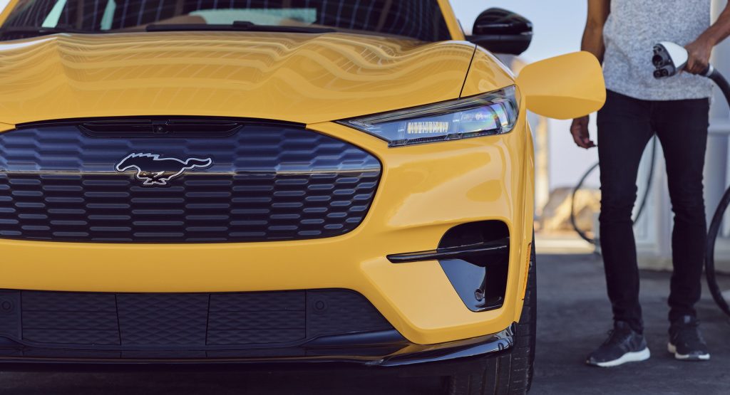  Ford Dealers Will Have To Invest Up To $35,000 To Be Able To Sell EVs
