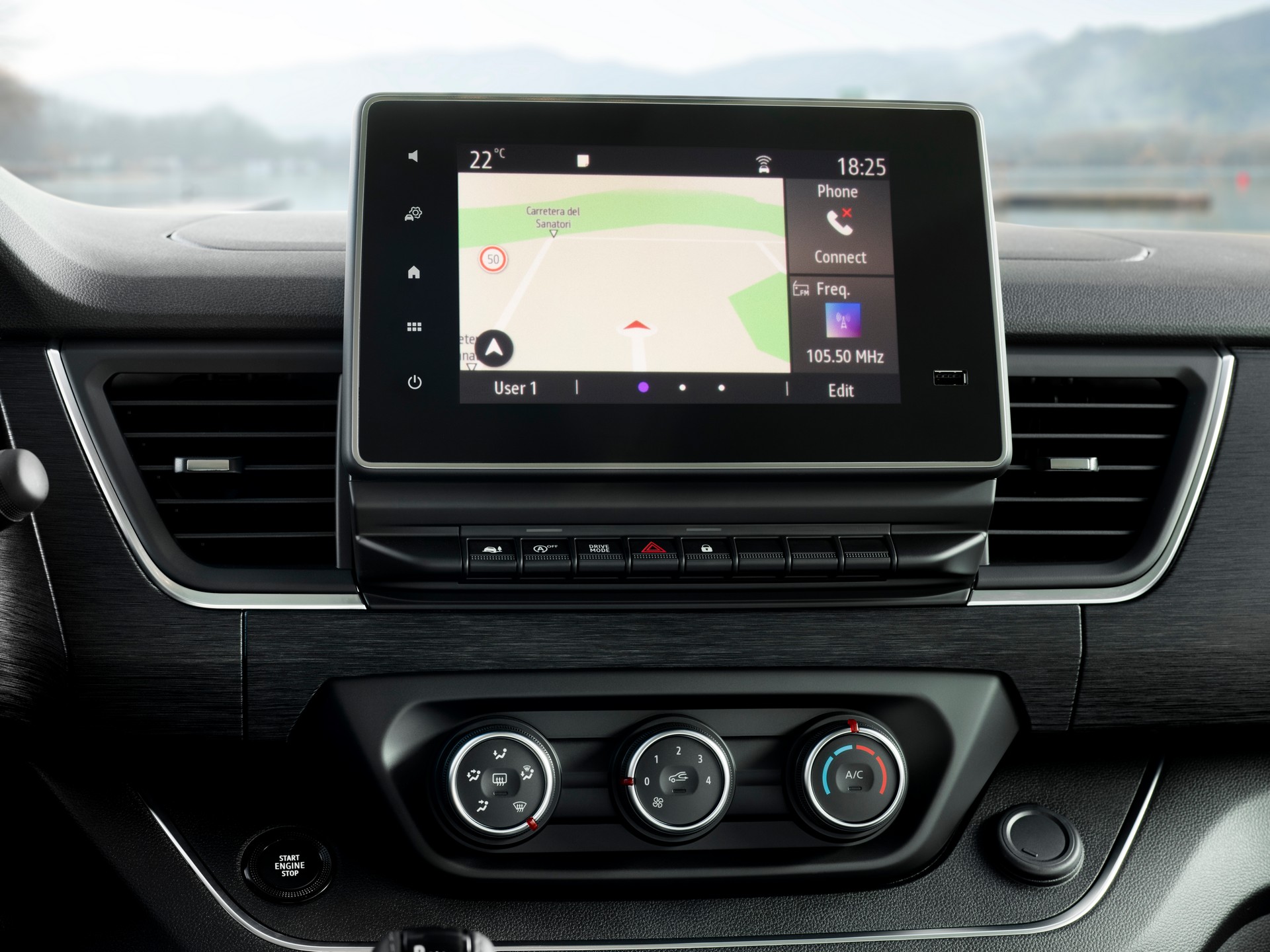 Nissan NV300 Combi Facelift Brings New Looks And A Higher Quality Interior