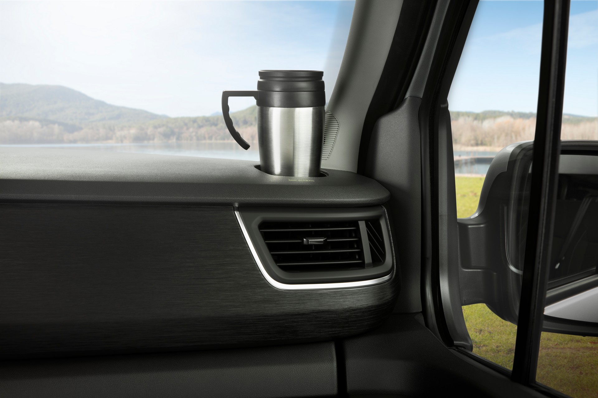 Nissan NV300 Combi Facelift Brings New Looks And A Higher Quality Interior