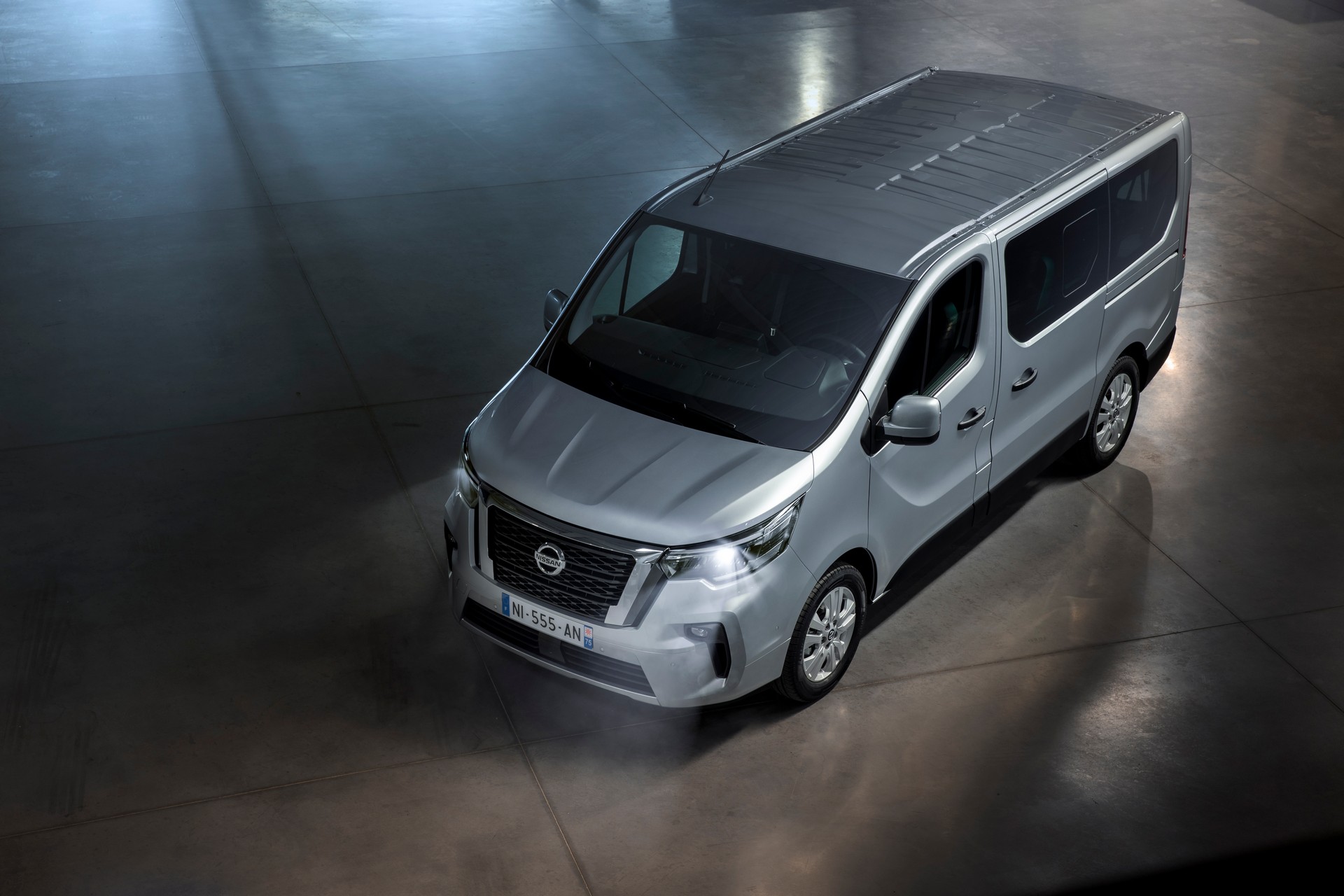 Nissan NV300 Combi Facelift Brings New Looks And A Higher Quality Interior