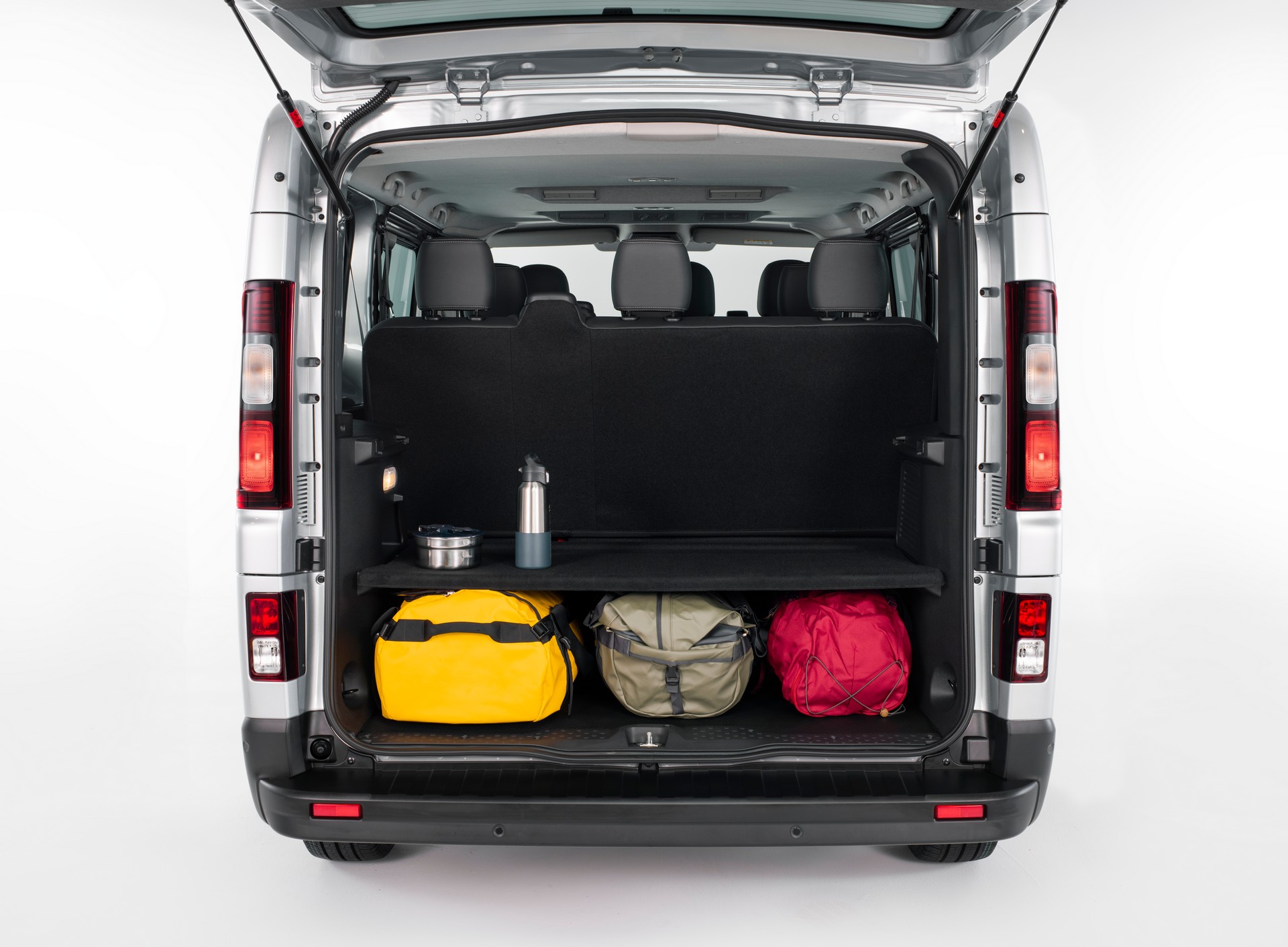 Nissan NV300 Combi Facelift Brings New Looks And A Higher Quality Interior