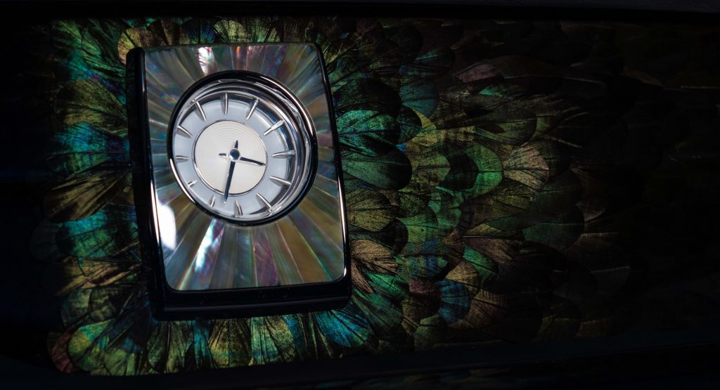 Rolls-Royce Phantom “Iridescent Opulence” Contains 3,000 Feathers