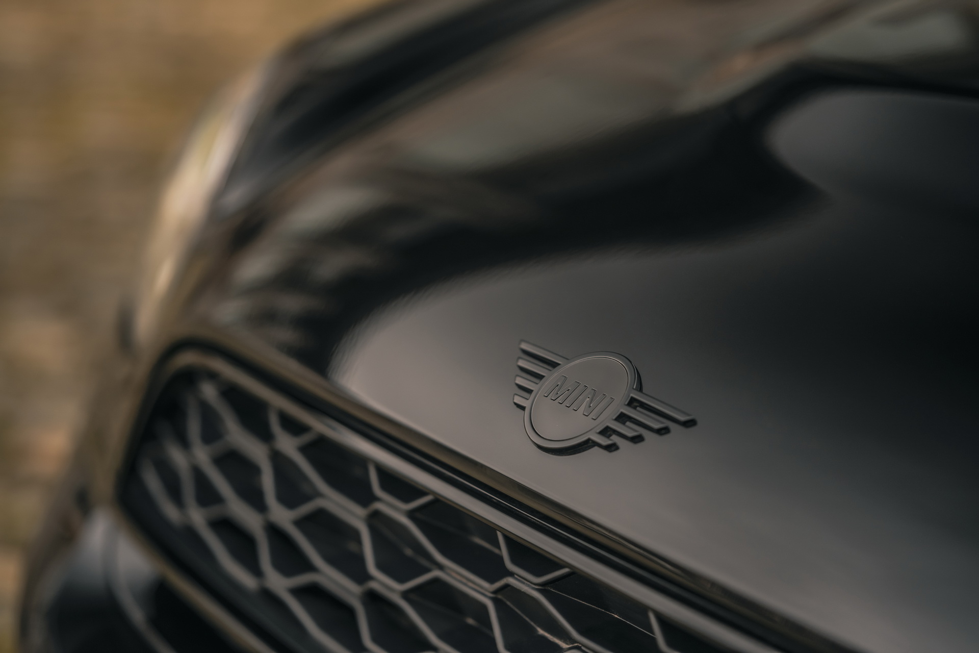 UK’s MINI Countryman And Clubman Get Possessed By The Shadow Edition Spirit