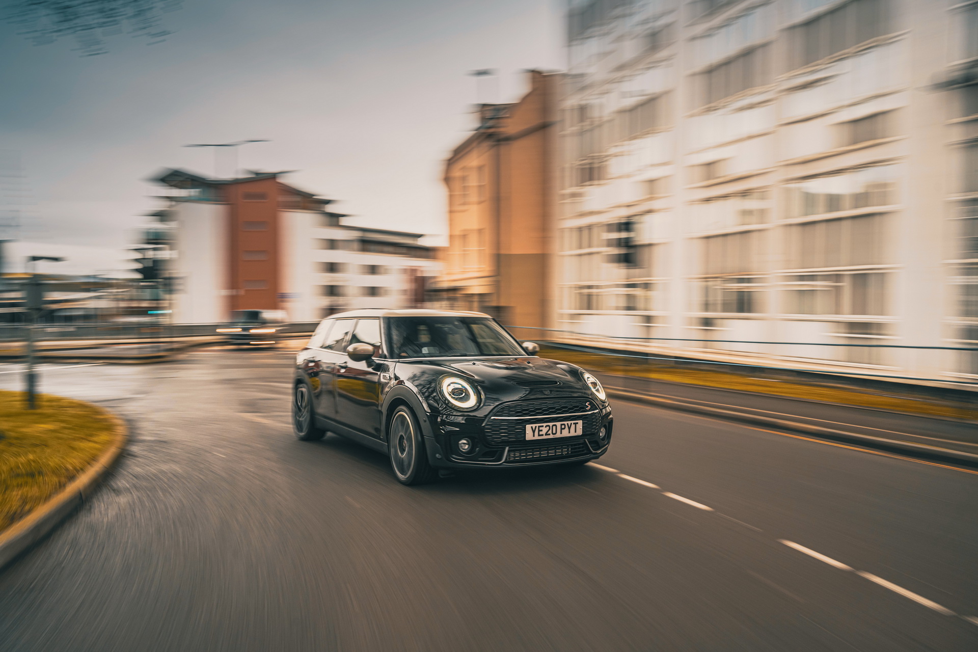 UK’s MINI Countryman And Clubman Get Possessed By The Shadow Edition Spirit