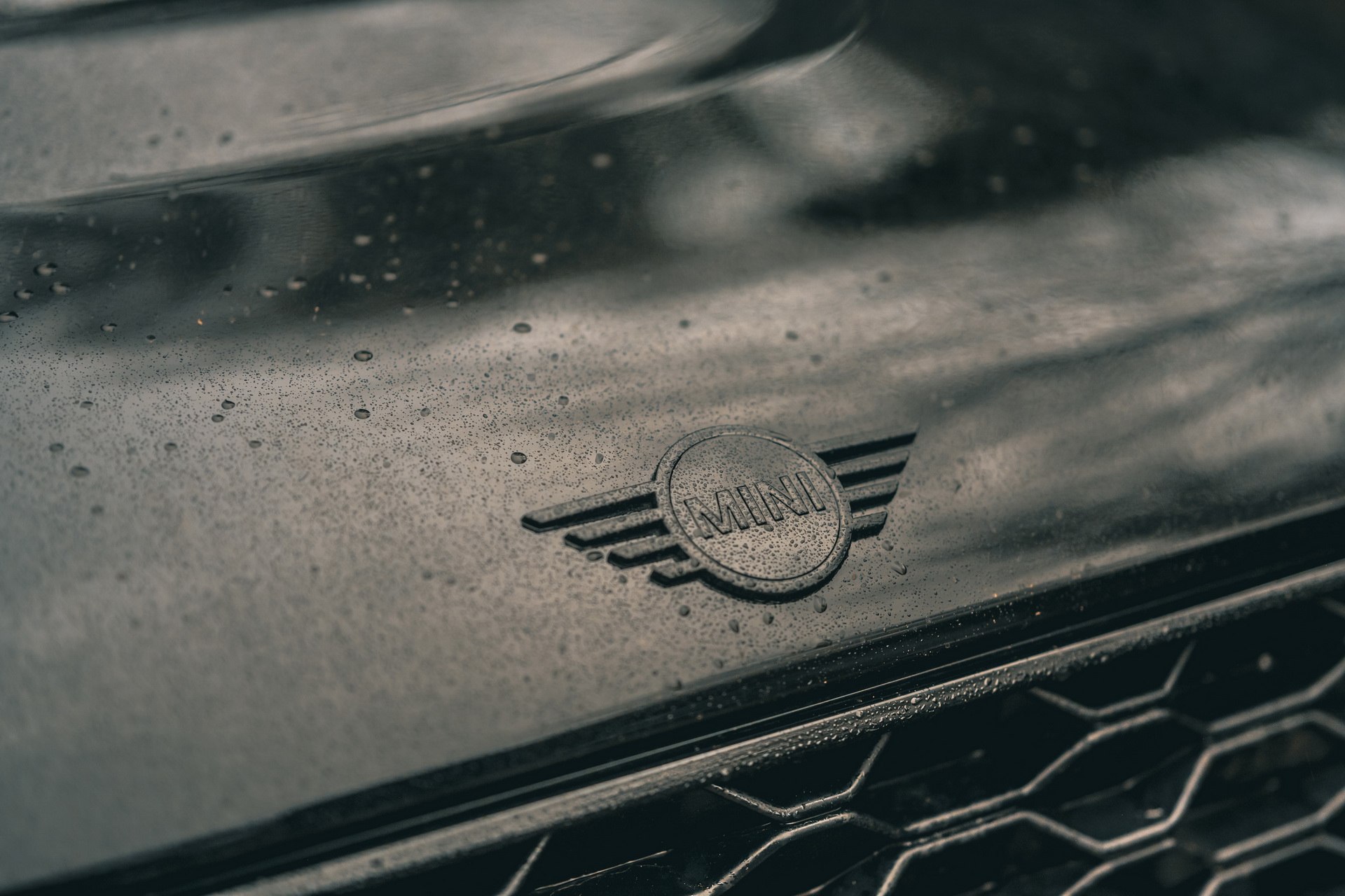 UK’s MINI Countryman And Clubman Get Possessed By The Shadow Edition Spirit