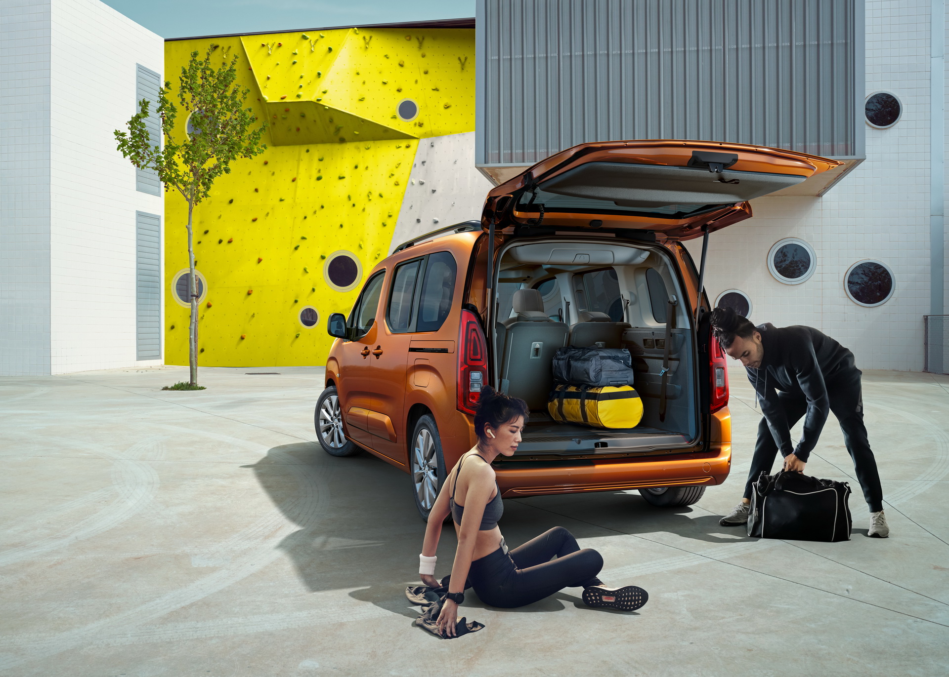 2021 Opel Combo-e Life Electric MPV Unveiled With A Driving Range Of Up To 174 Miles