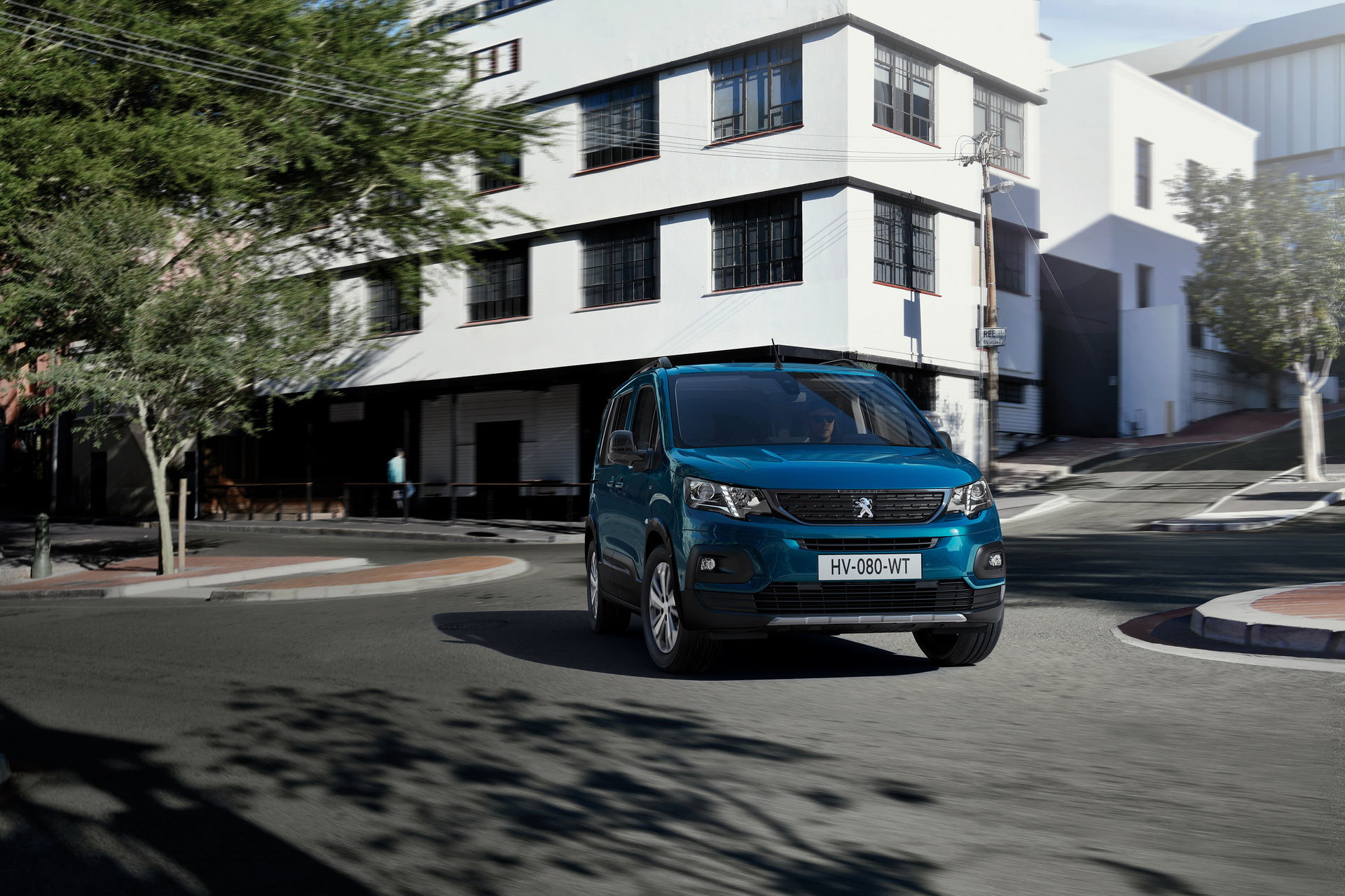Peugeot Expands All-Electric Range With 2021 e-Rifter MPV