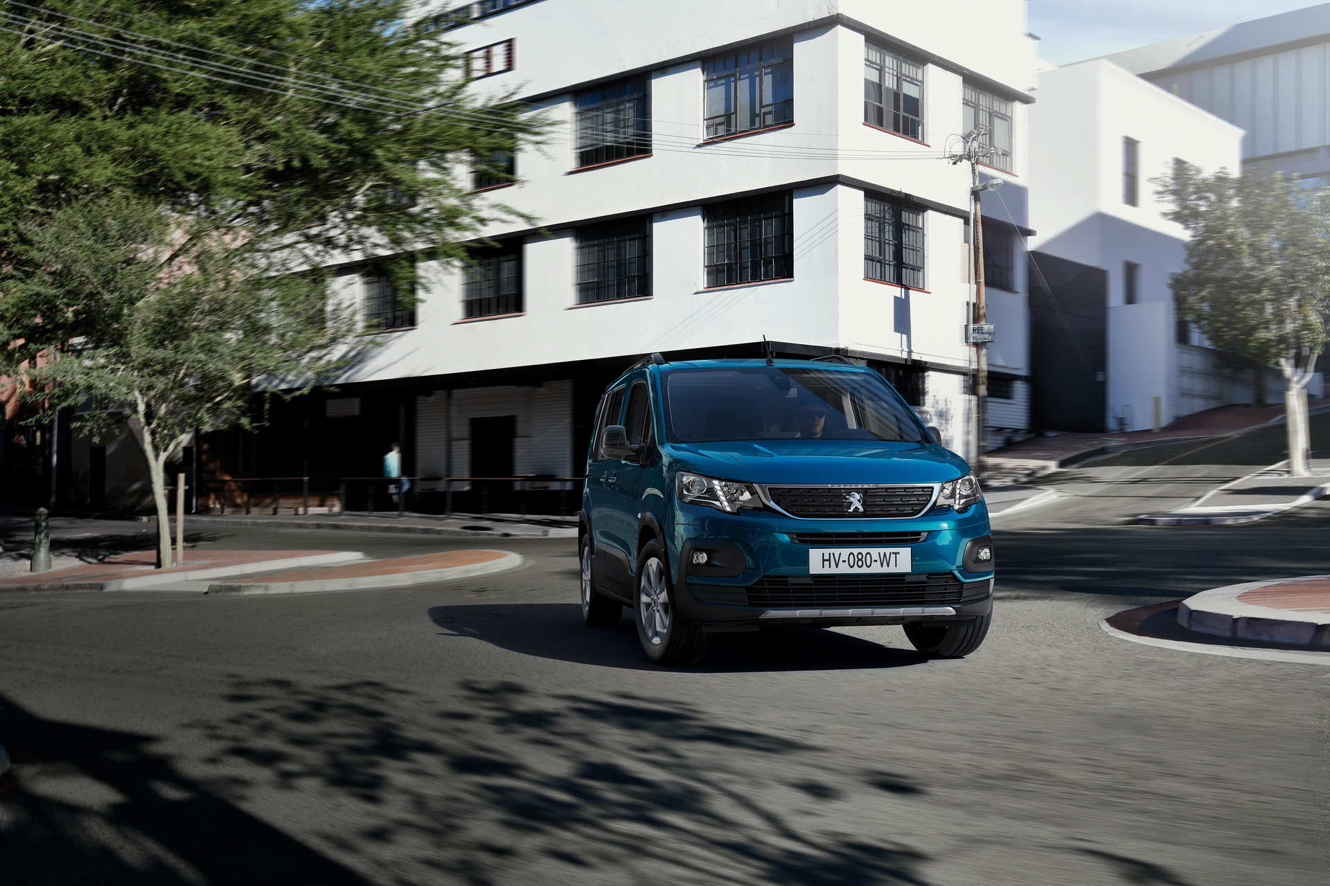 Peugeot Expands All-Electric Range With 2021 e-Rifter MPV