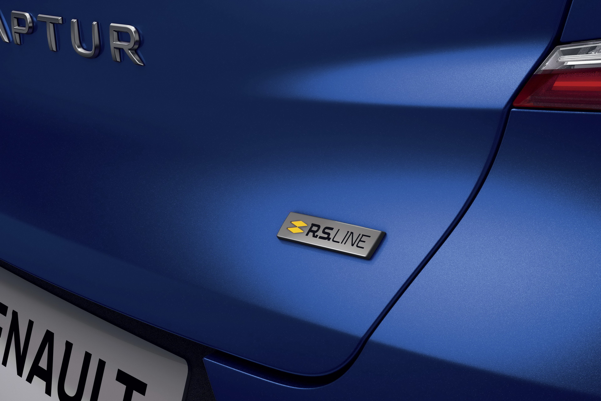 2021 Renault Captur R.S. Line Adds A Touch Of Sportiness To Subcompact Crossover