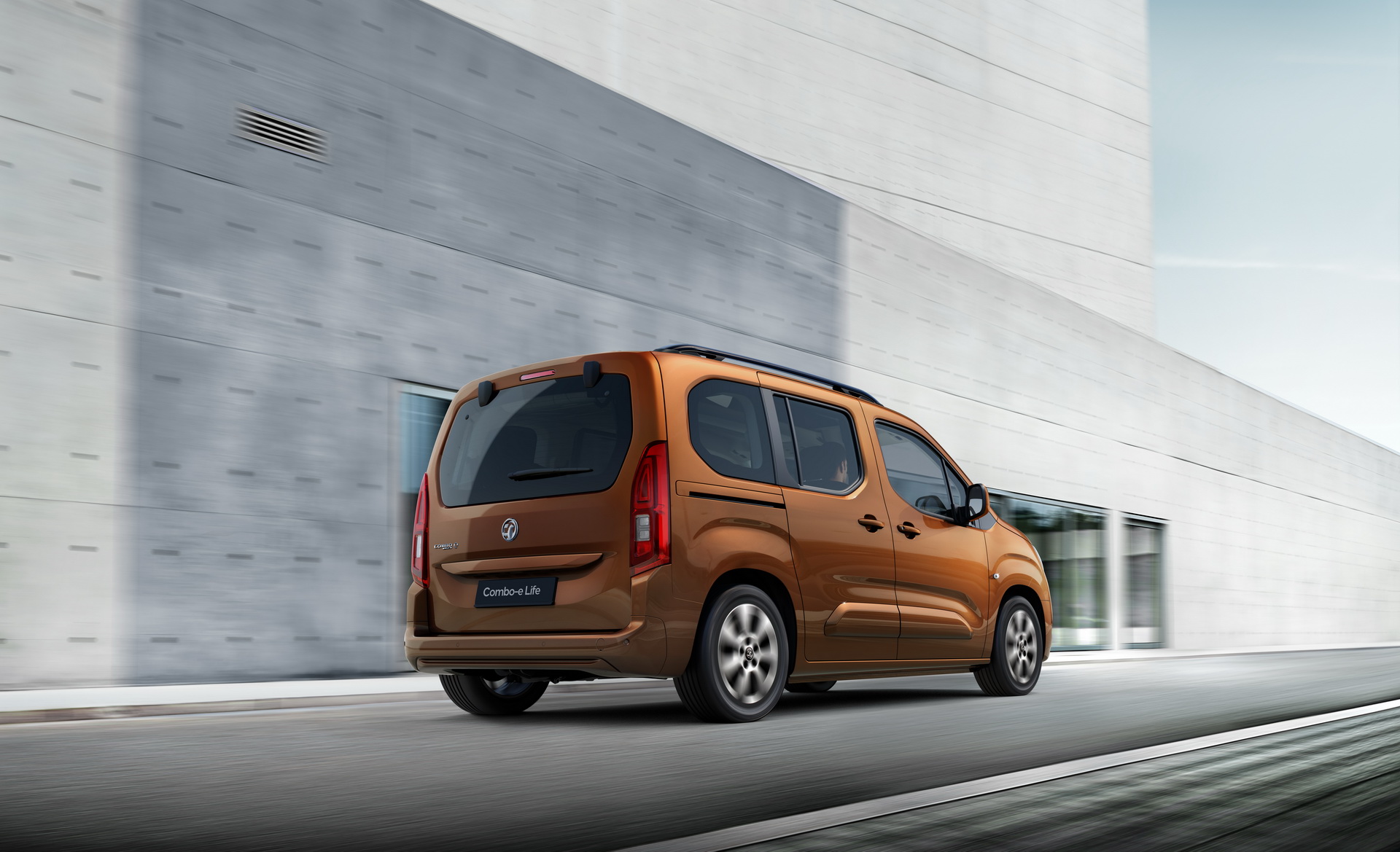 2021 Opel Combo-e Life Electric MPV Unveiled With A Driving Range Of Up To 174 Miles
