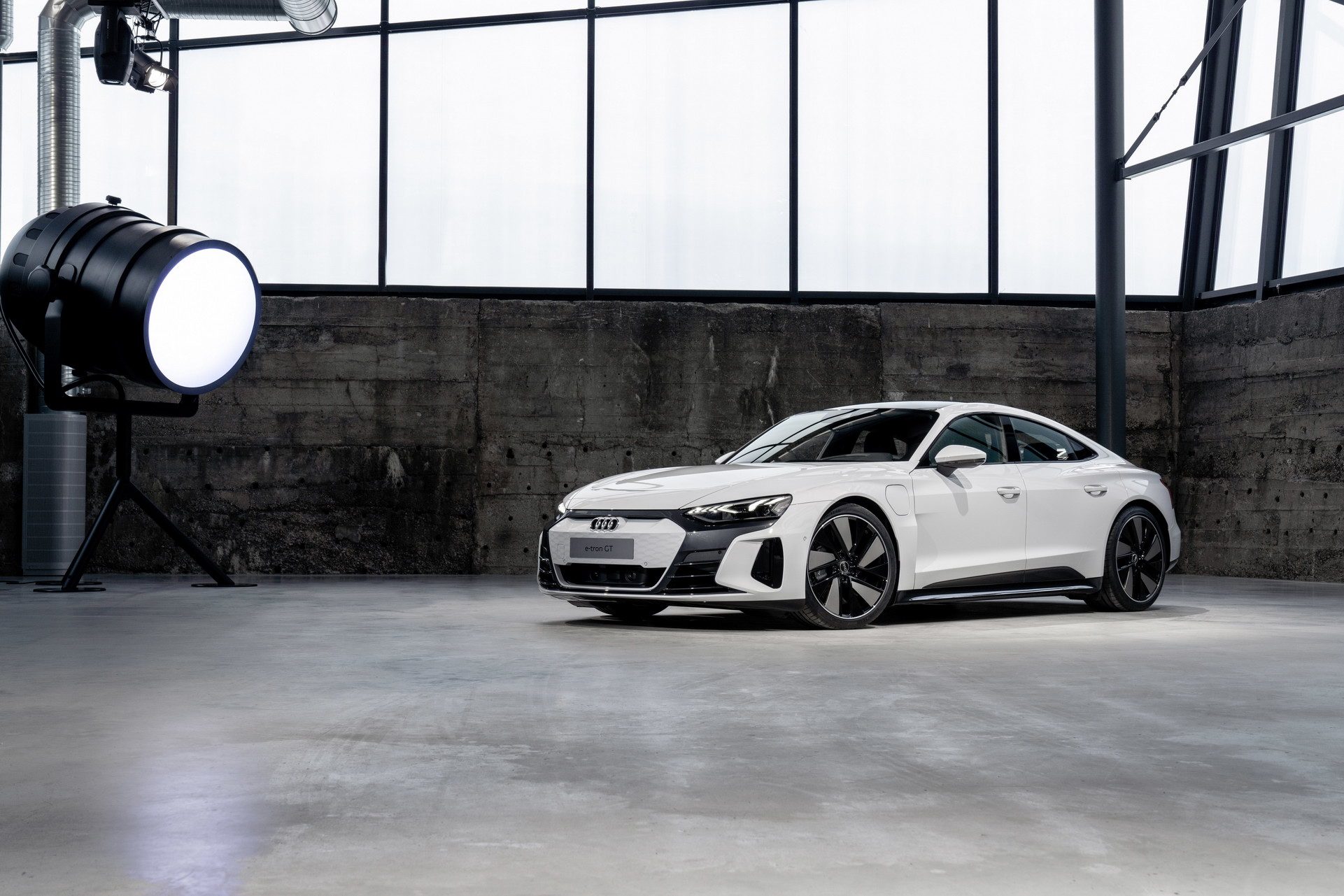 [Imagen: 2022-Audi-e-tron-GT-13.jpg]