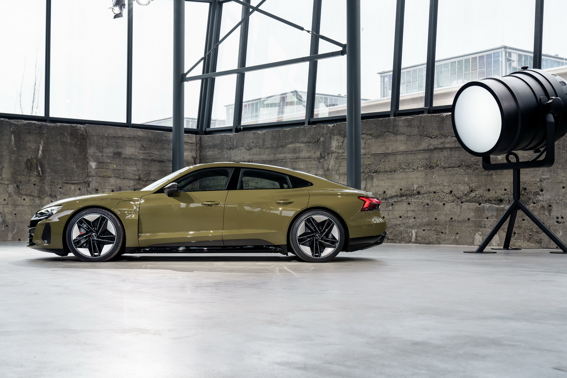 [Imagen: 2022-Audi-e-tron-GT-6.jpg]