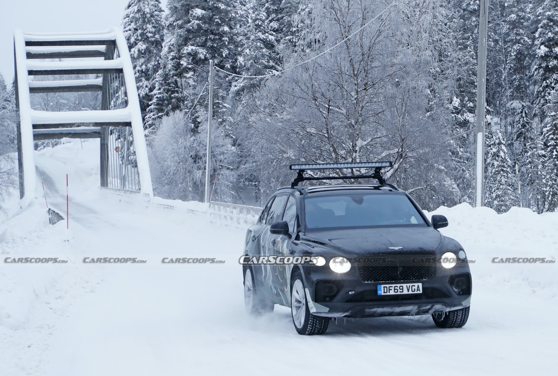 Bentley’s Bentayga Extended Wheelbase Spied During Winter Testing