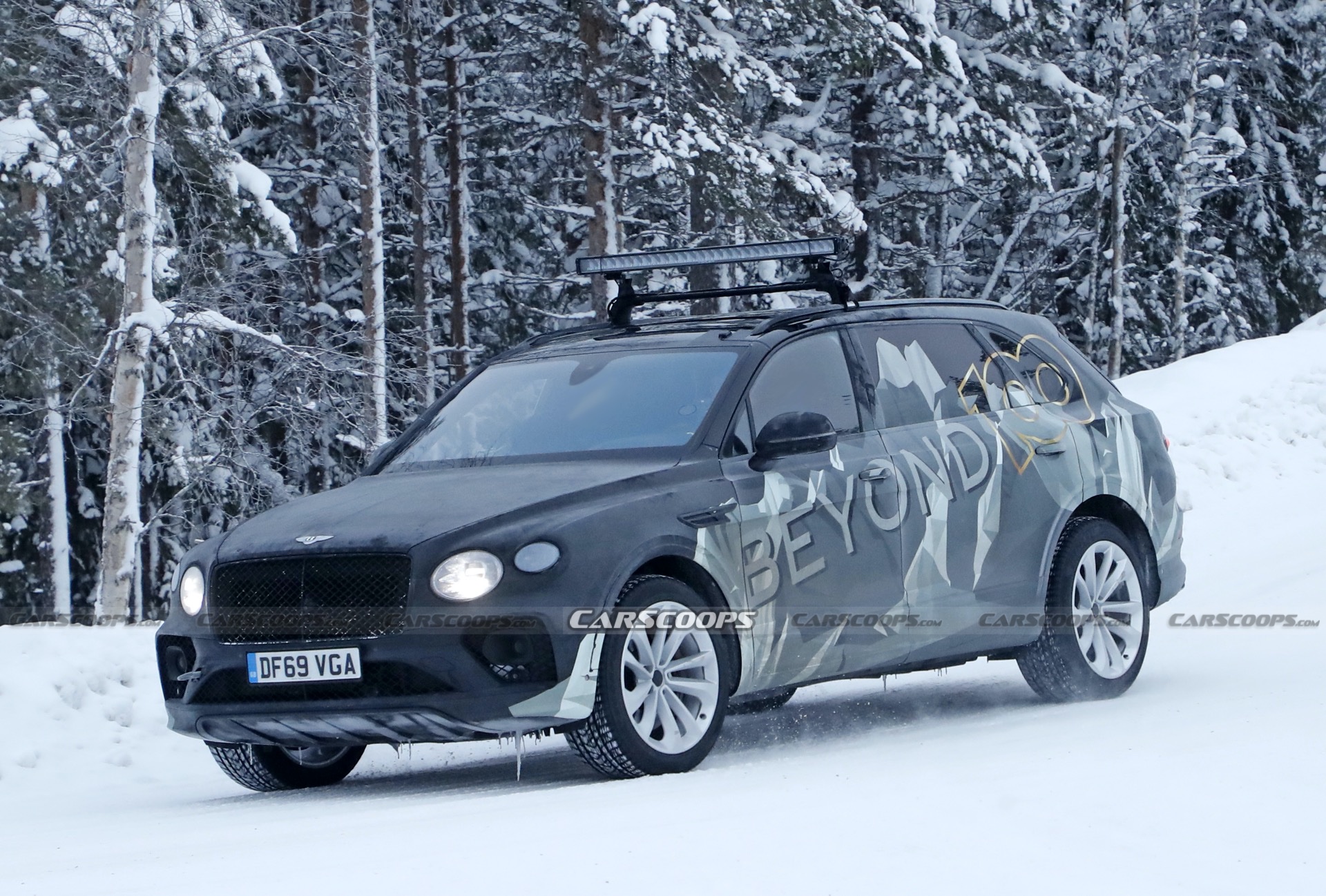 Bentley’s Bentayga Extended Wheelbase Spied During Winter Testing
