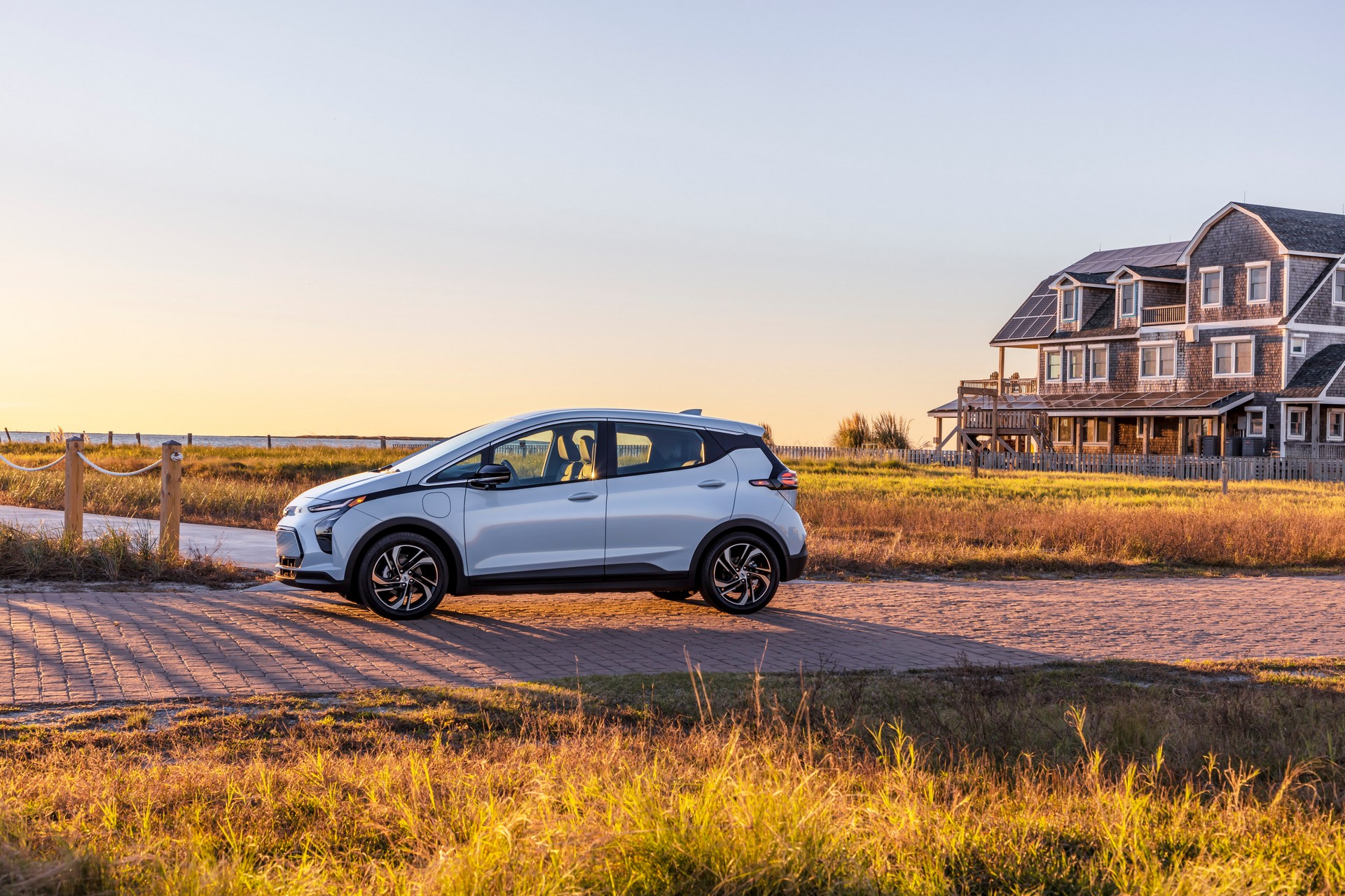 The 2022 Chevrolet Bolt And Bolt EUV Combine Bold Styling With Up To 259 Miles Of Range