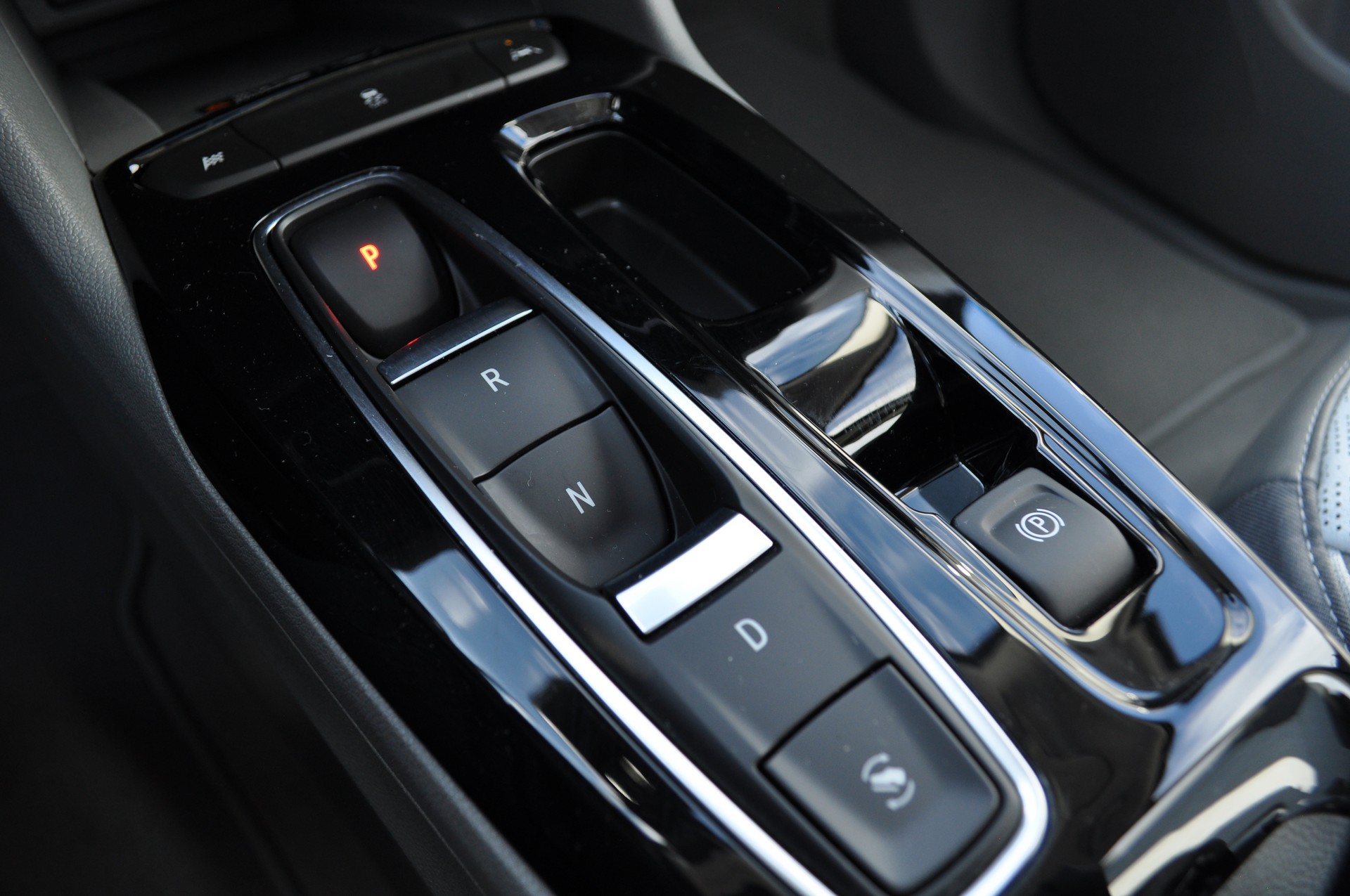 Driven: The 2022 Chevrolet Bolt EUV Is An Electric Super Cruiser