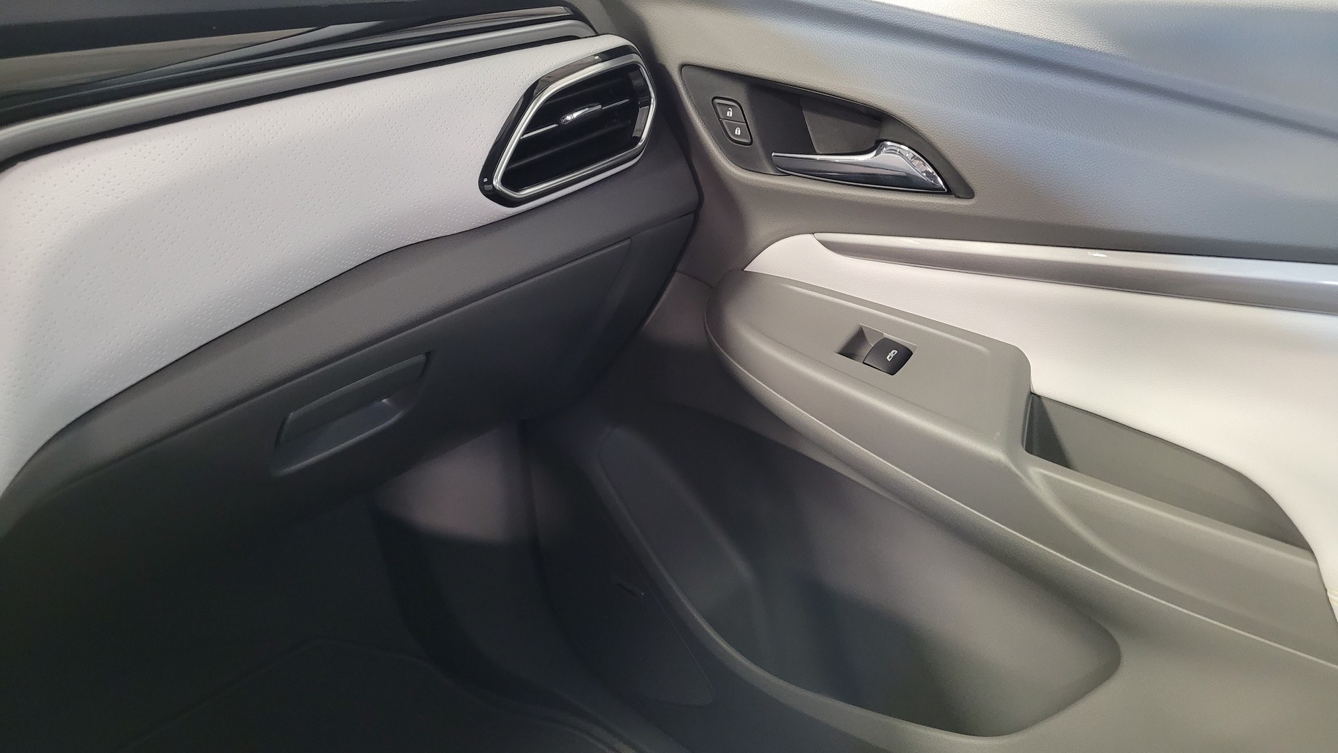 Driven: The 2022 Chevrolet Bolt EUV Is An Electric Super Cruiser