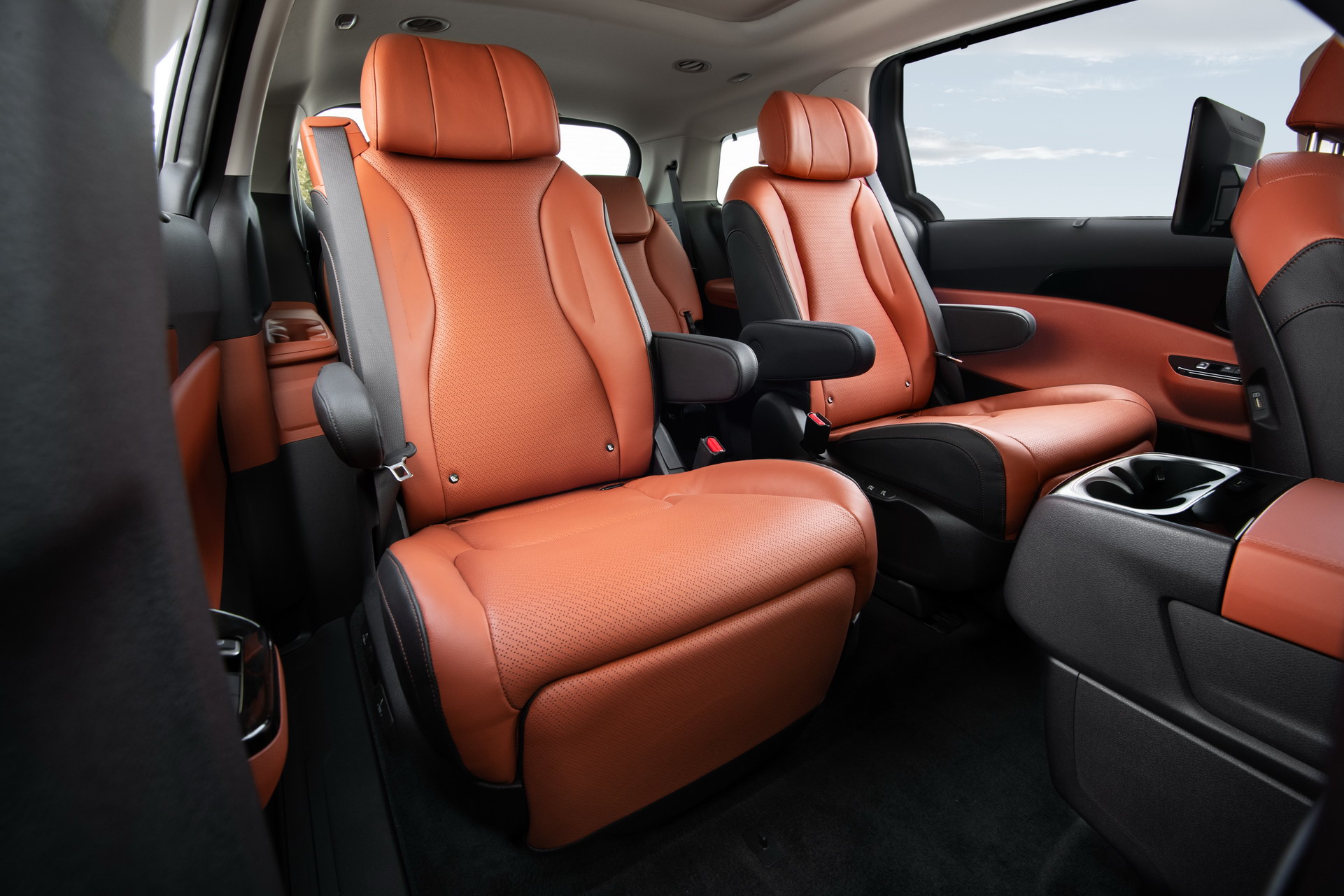 America’s 2022 Kia Carnival Is A 290 HP, 7 To 8 Passenger, 3,500 Pound Towing “Multi Purpose Vehicle”