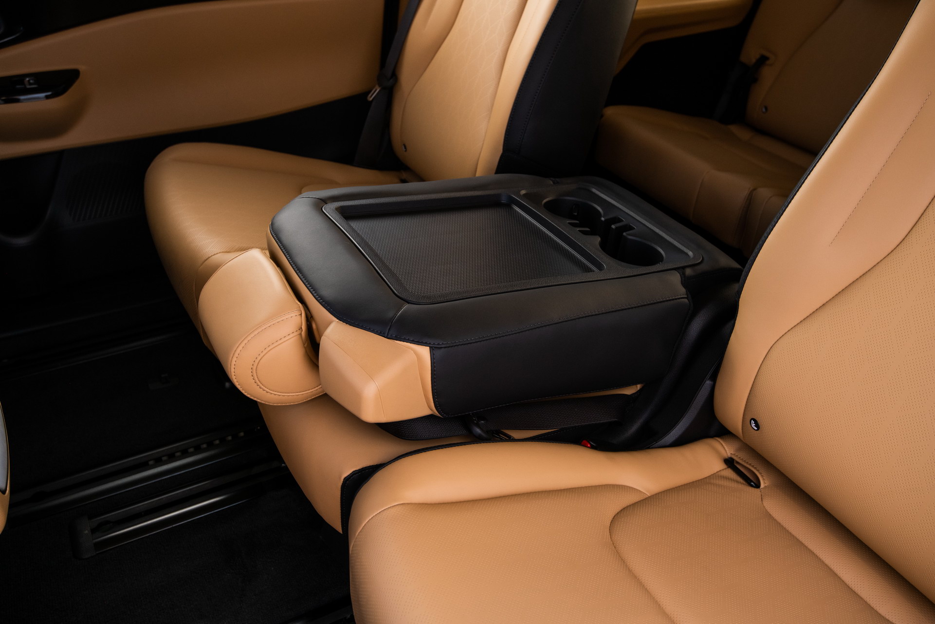 America’s 2022 Kia Carnival Is A 290 HP, 7 To 8 Passenger, 3,500 Pound Towing “Multi Purpose Vehicle”