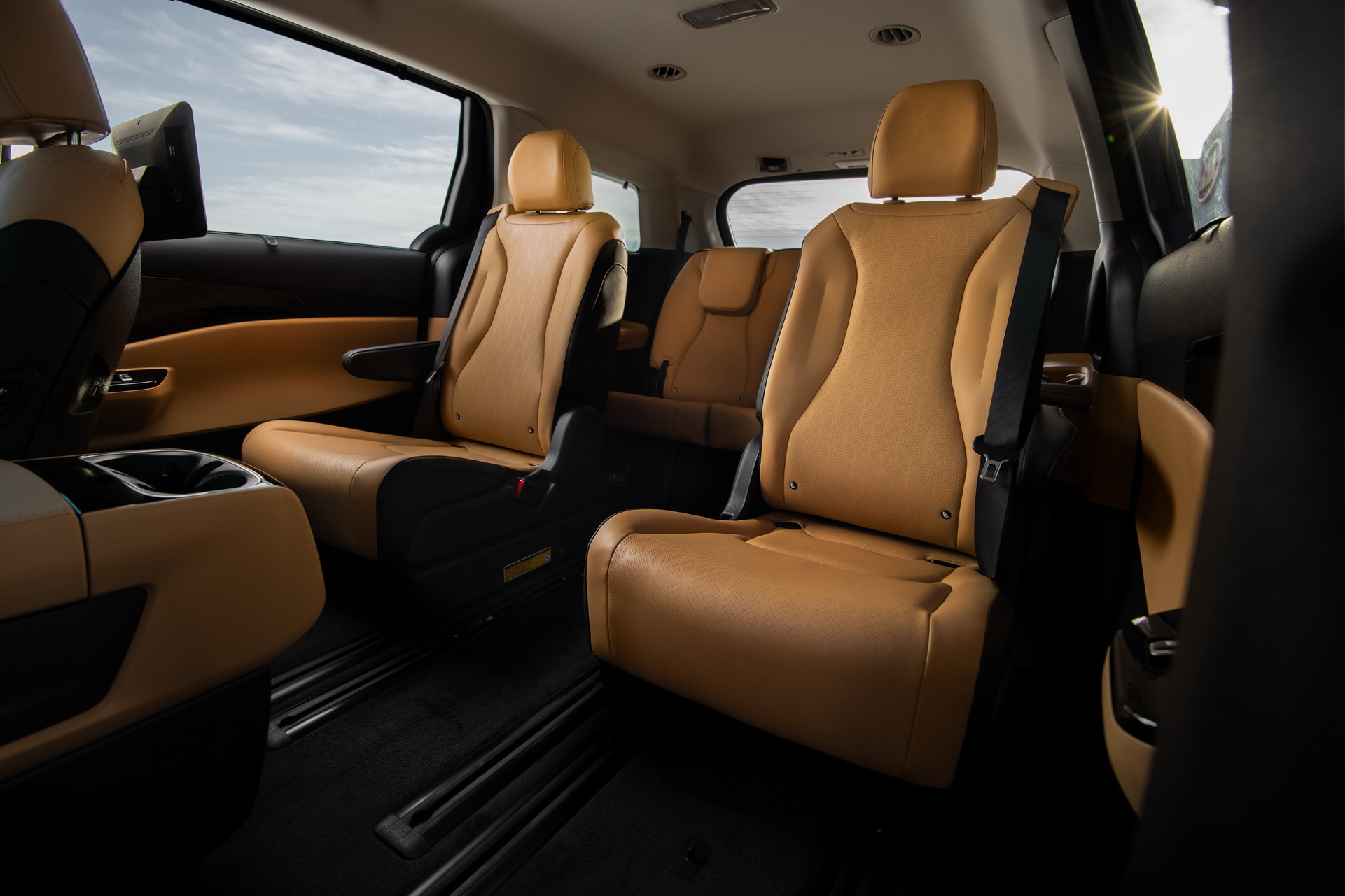 America’s 2022 Kia Carnival Is A 290 HP, 7 To 8 Passenger, 3,500 Pound Towing “Multi Purpose Vehicle”