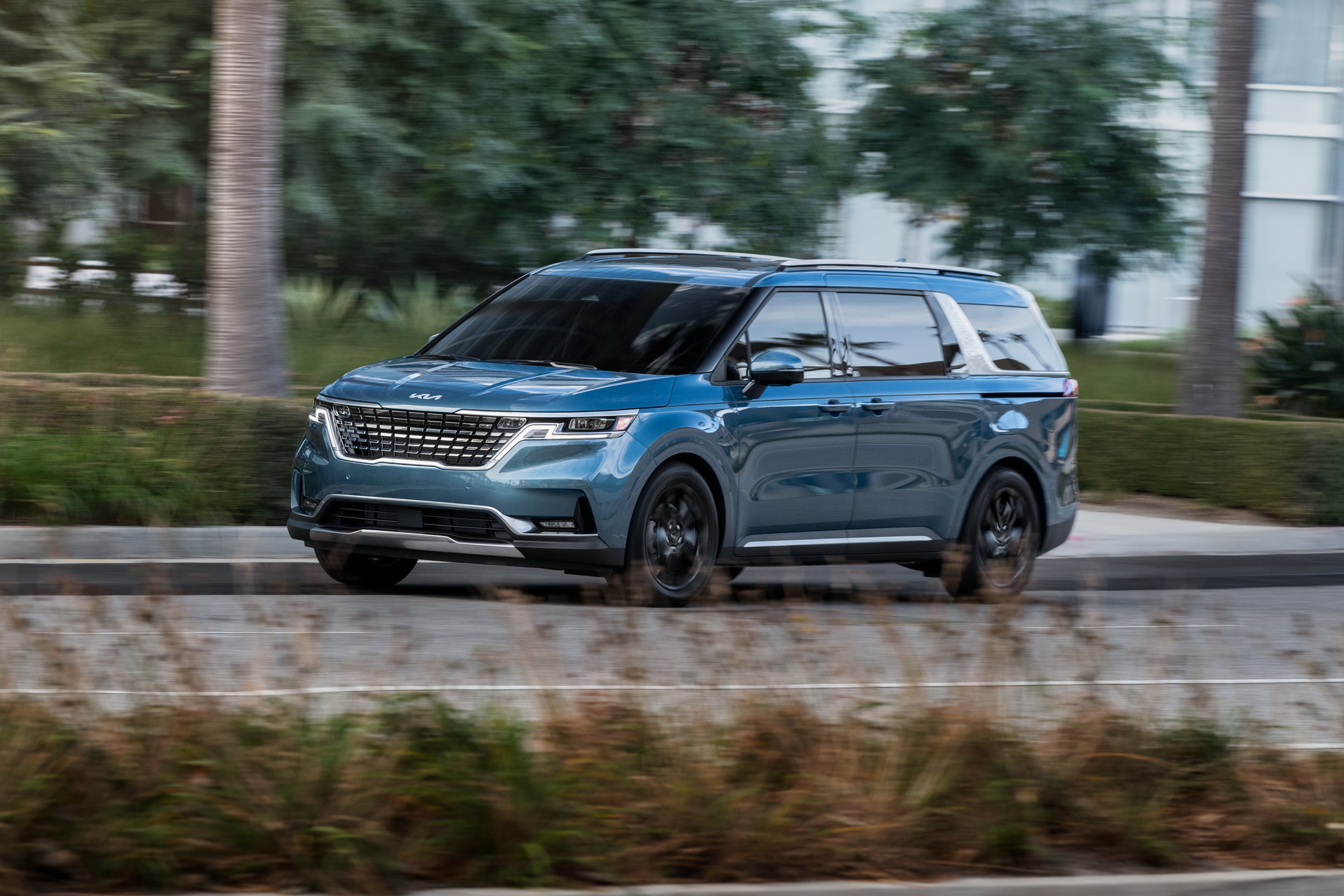 America’s 2022 Kia Carnival Is A 290 HP, 7 To 8 Passenger, 3,500 Pound Towing “Multi Purpose Vehicle”