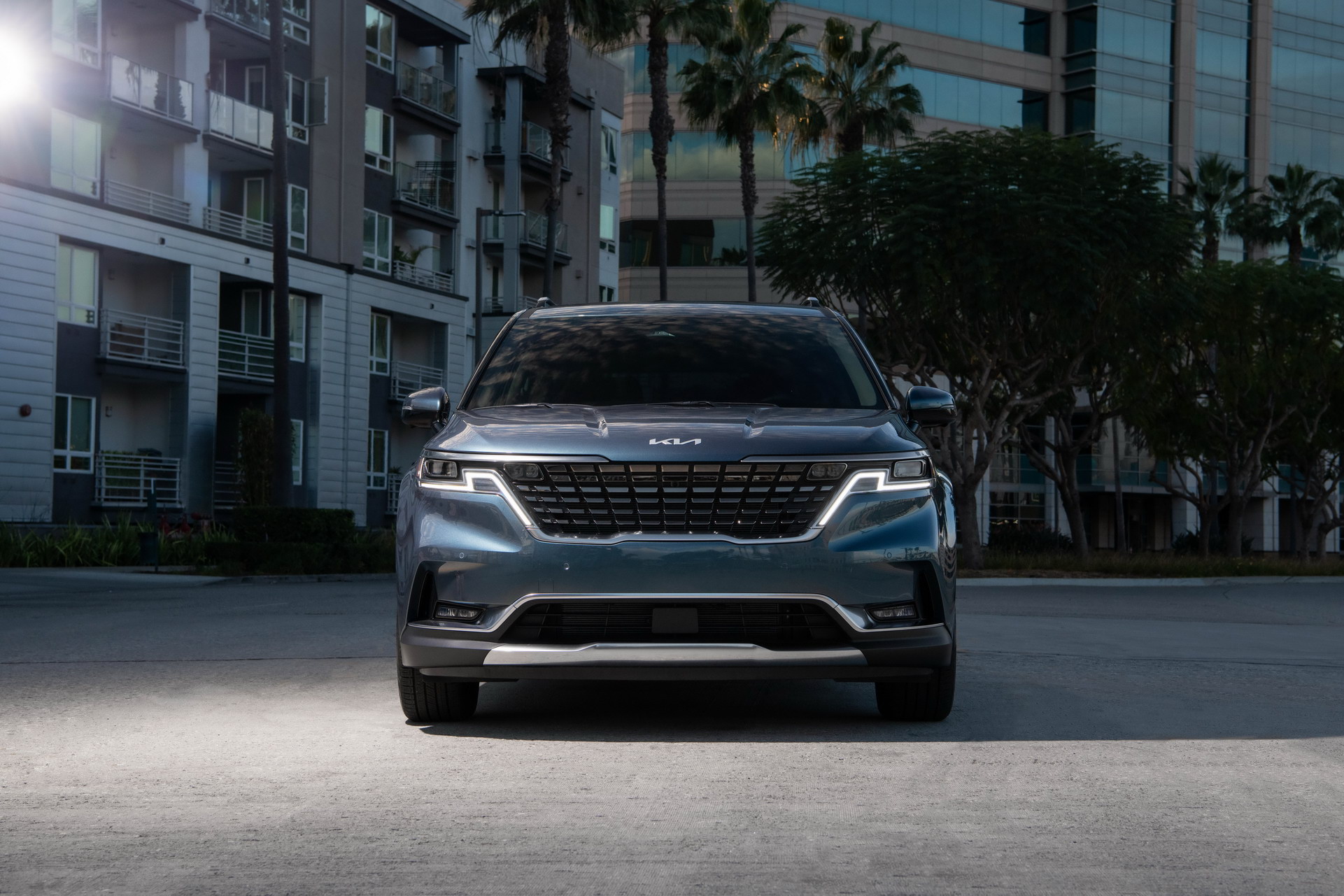 America’s 2022 Kia Carnival Is A 290 HP, 7 To 8 Passenger, 3,500 Pound Towing “Multi Purpose Vehicle”