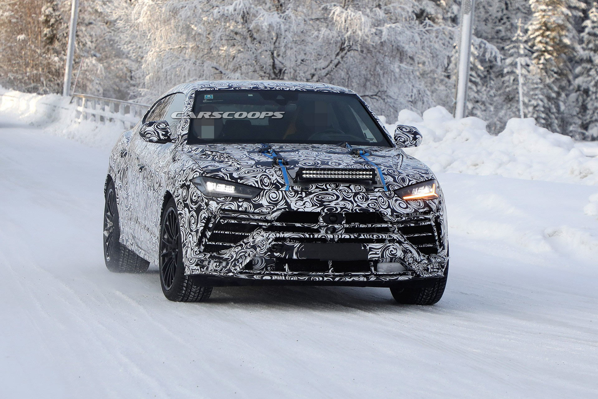 2022 Lamborghini Urus Spotted With Minor Styling Tweaks