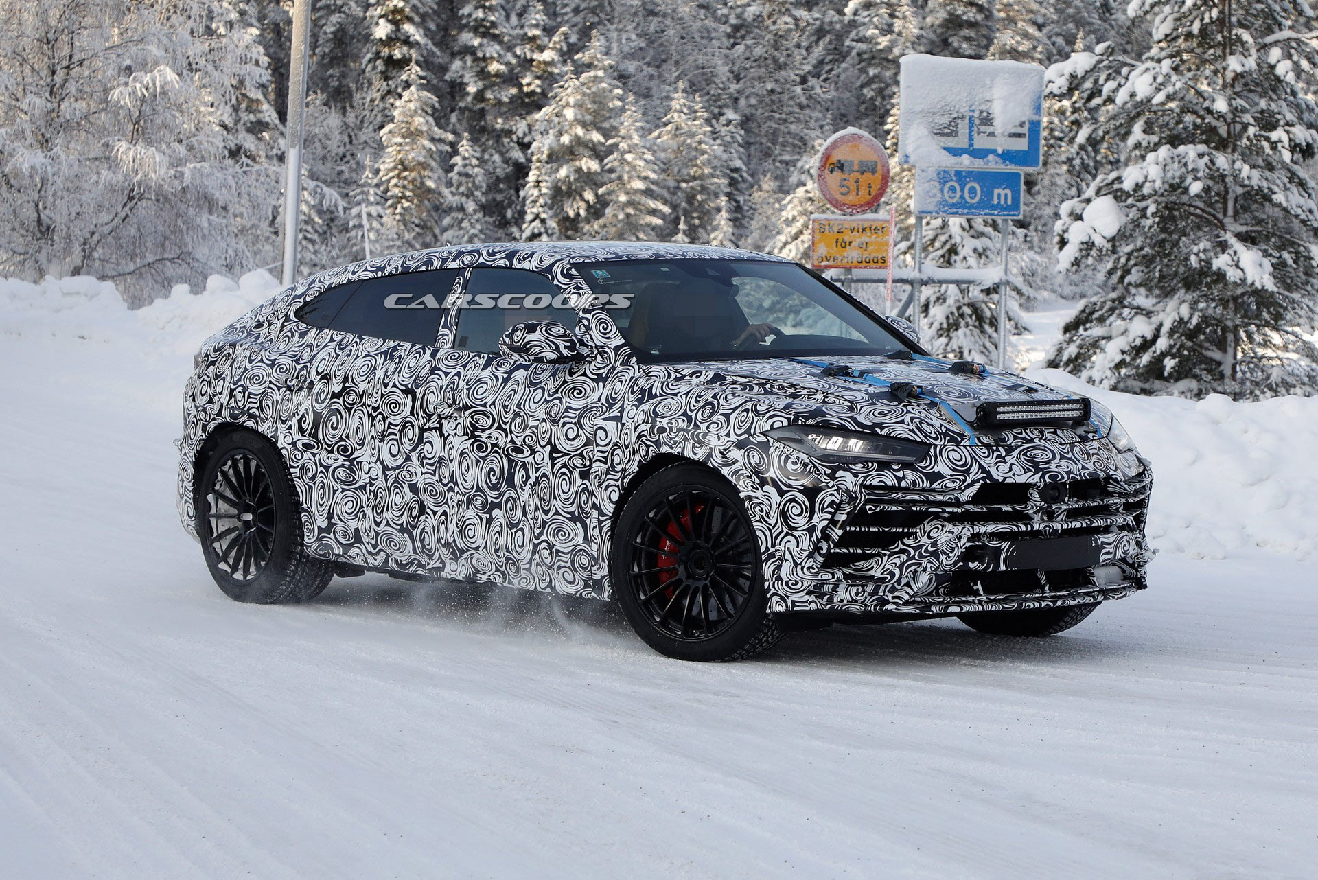 2022 Lamborghini Urus Spotted With Minor Styling Tweaks