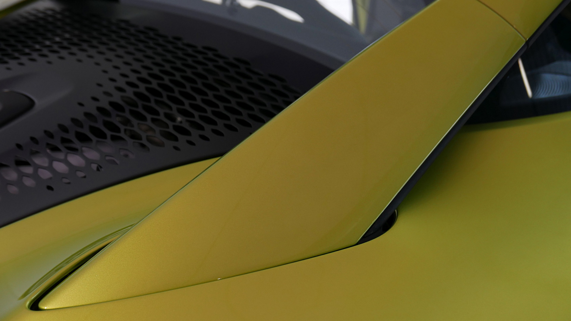 We Check Out The First 2022 McLaren Artura To Hit U.S. Shores In Person