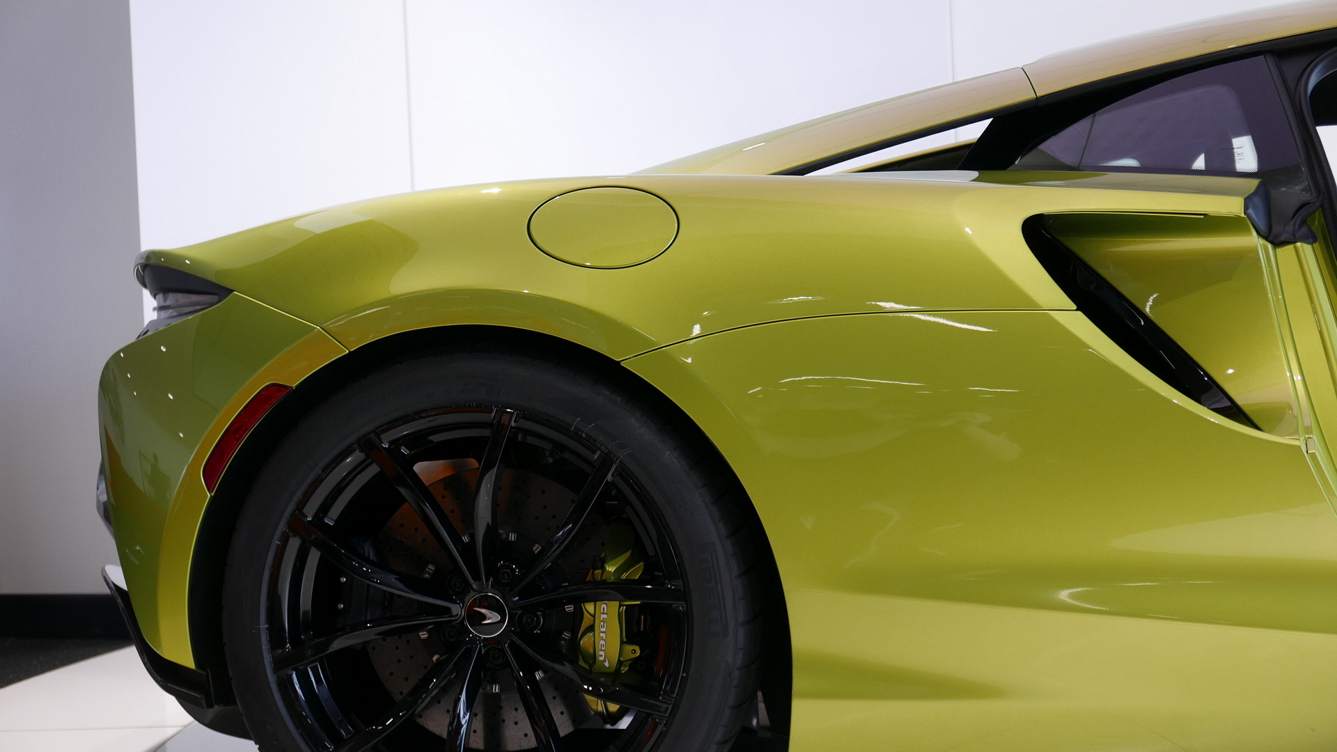 We Check Out The First 2022 McLaren Artura To Hit U.S. Shores In Person