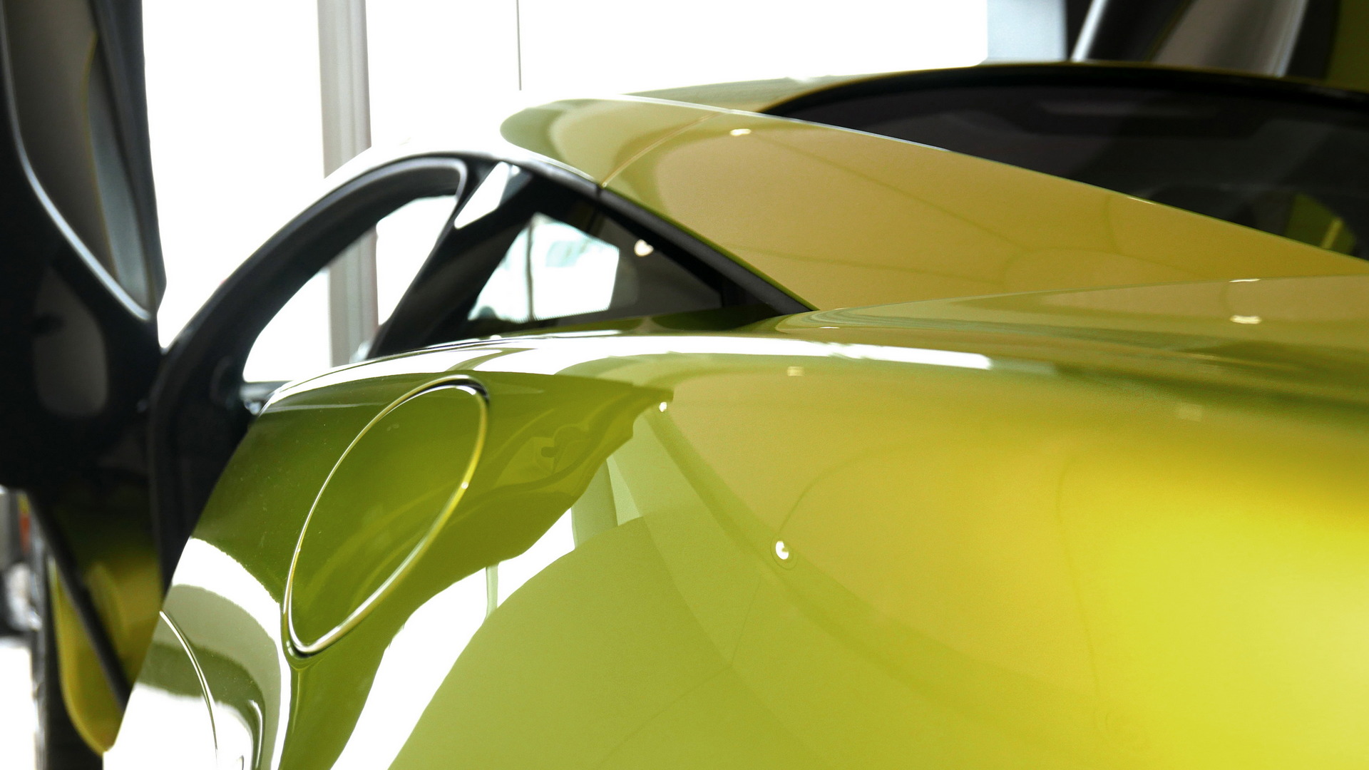 We Check Out The First 2022 McLaren Artura To Hit U.S. Shores In Person