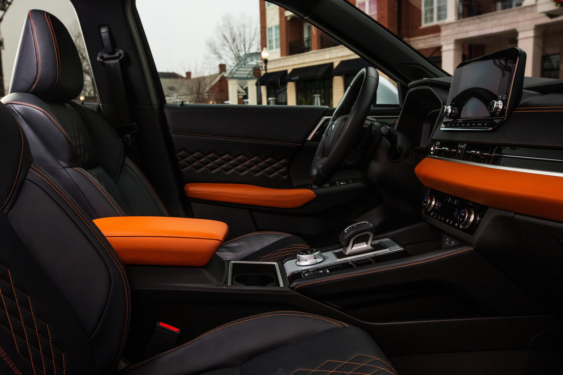 2022 Mitsubishi Outlander Priced From $26,990, First Deliveries Start This April