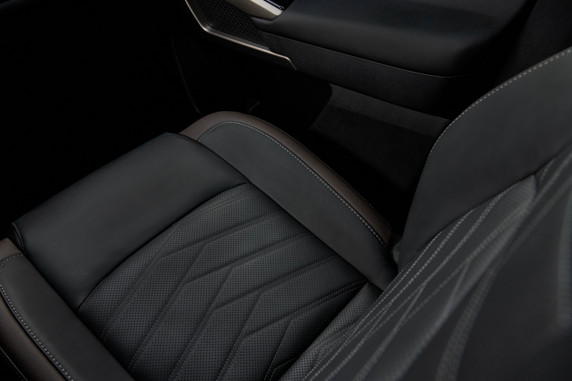 2022 Nissan Pathfinder Returns With Seating For Eight, Beefy Looks And A Proper 9sp Auto