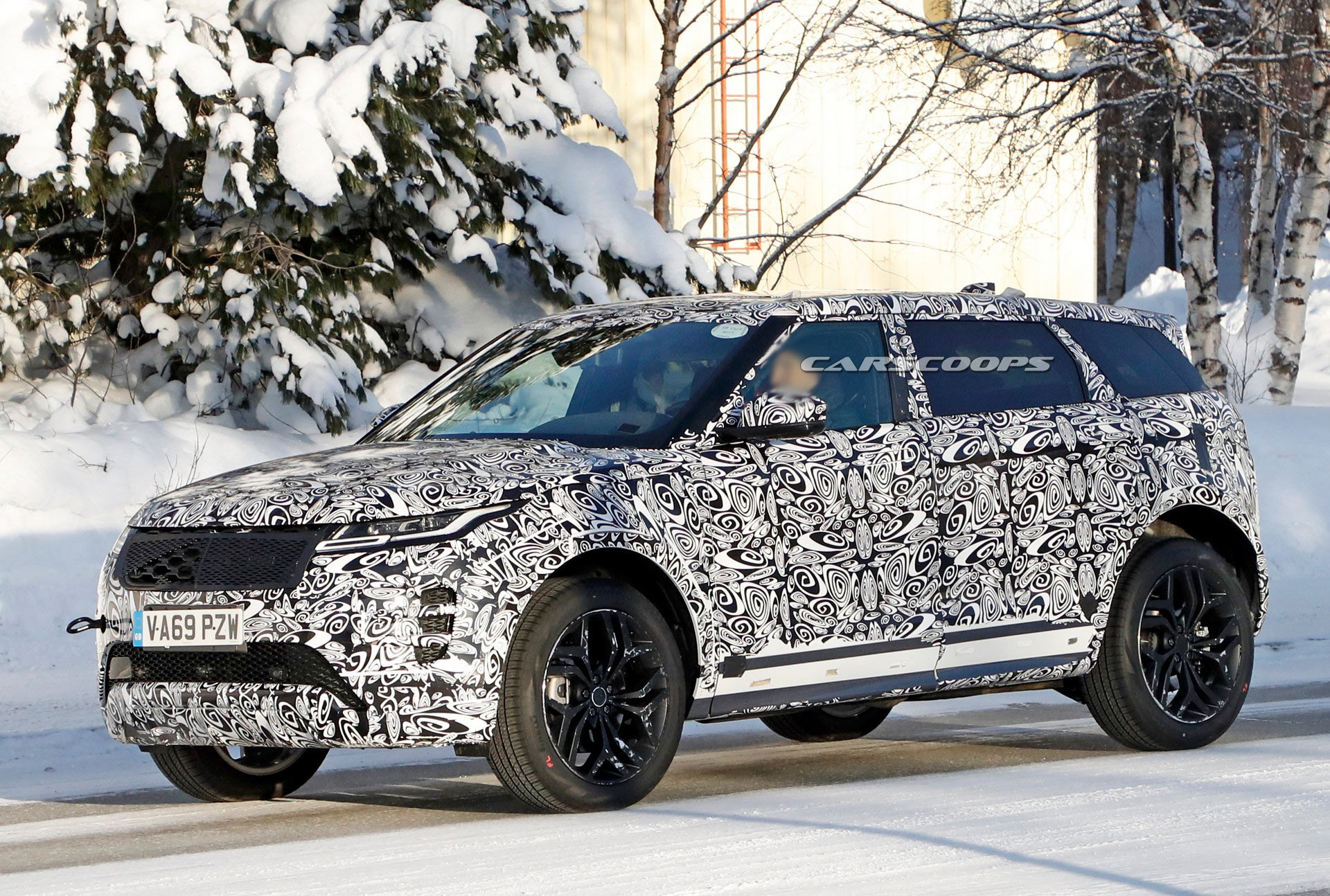 2022 Range Rover Evoque LWB Spied, Can’t Come Soon Enough For Second-Row Passengers