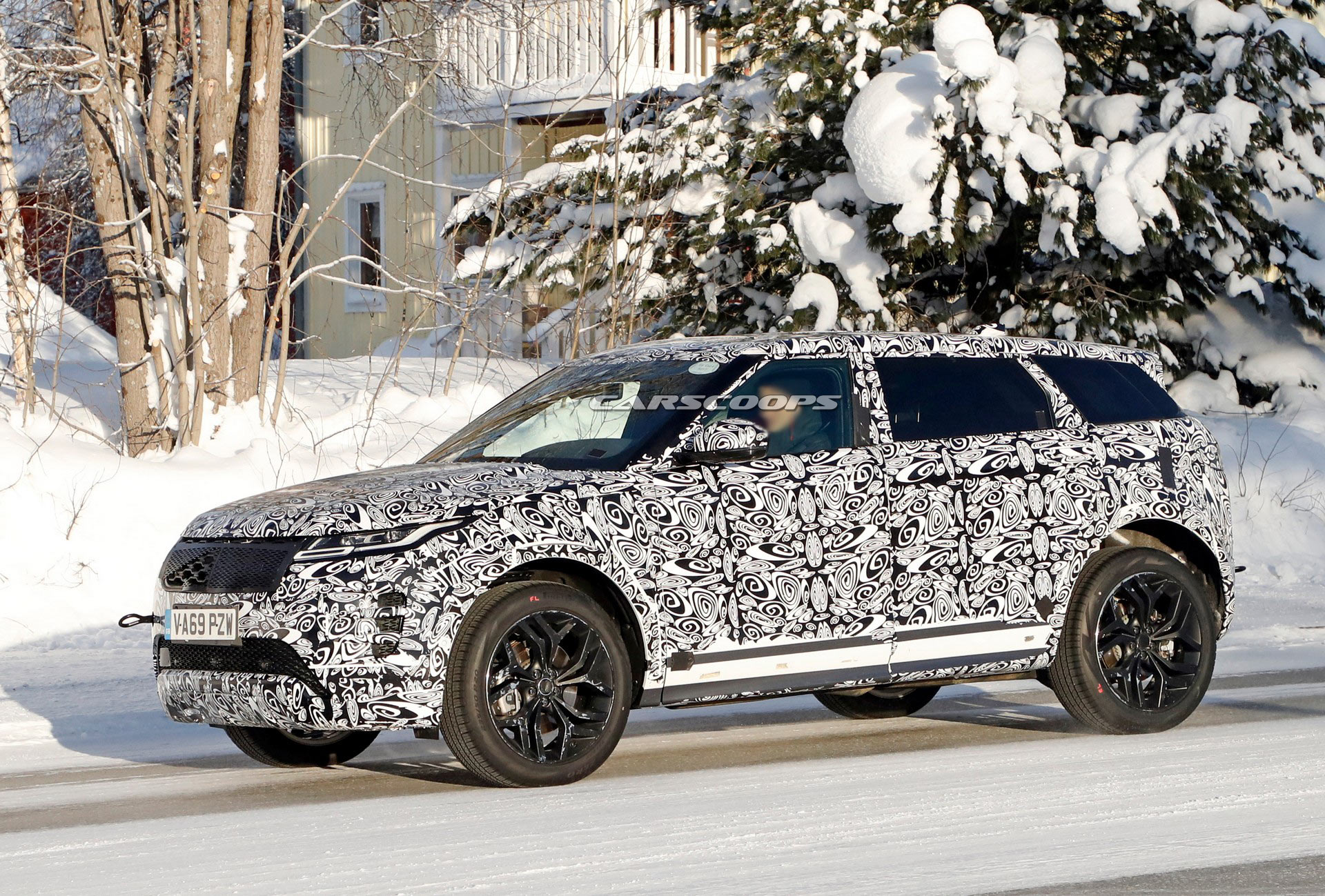 2022 Range Rover Evoque LWB Spied, Can’t Come Soon Enough For Second-Row Passengers