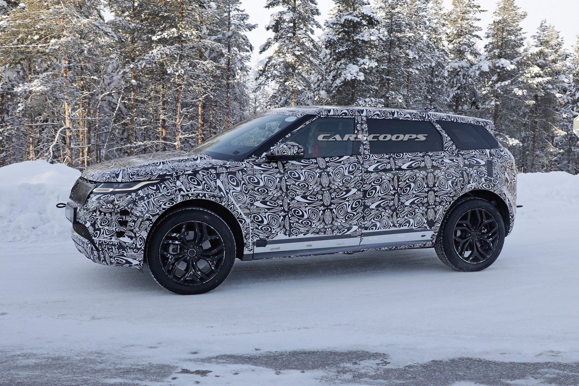2022 Range Rover Evoque LWB Spied, Can’t Come Soon Enough For Second-Row Passengers