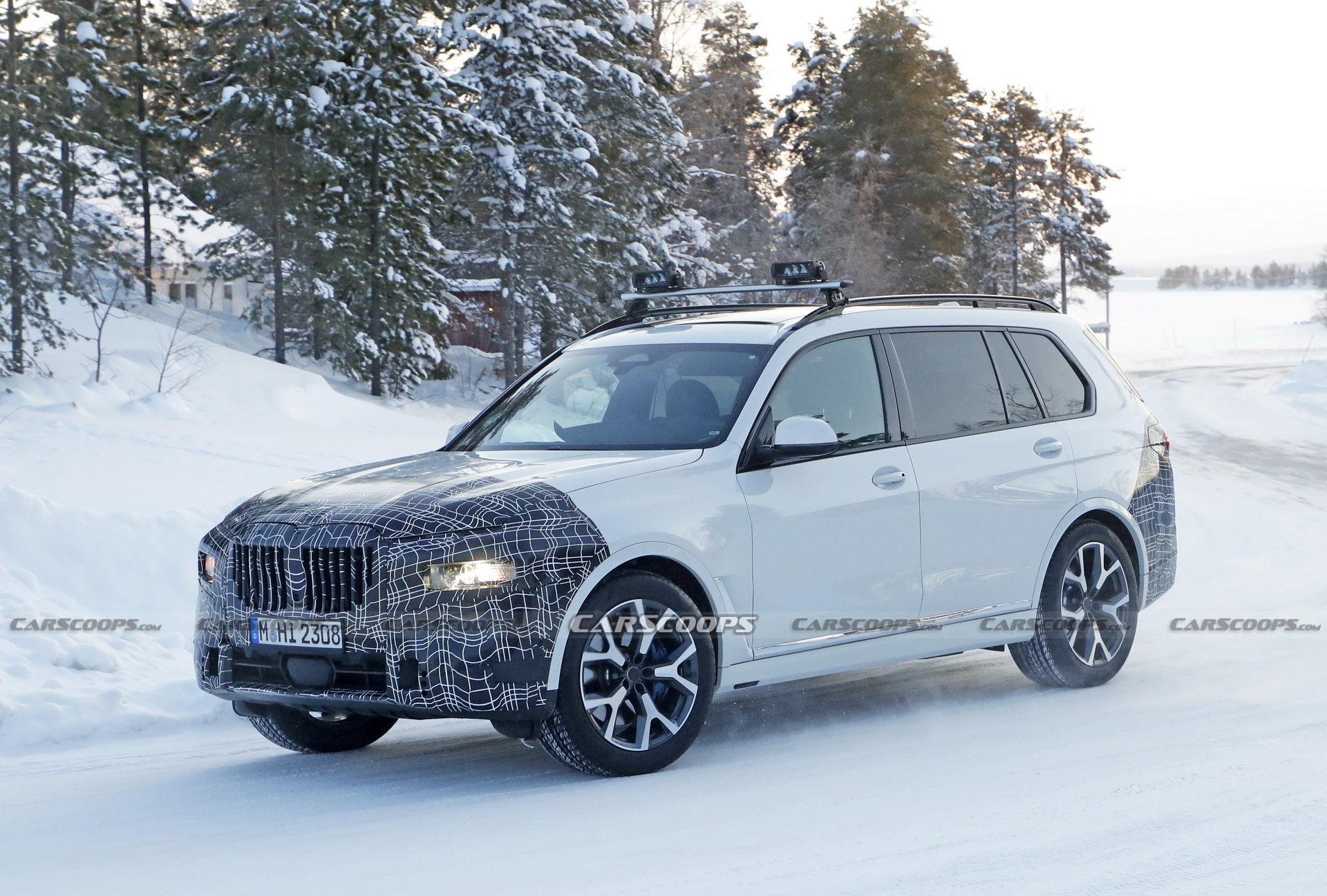 BMW’s Facelifted 2022 X7 Tries To Hide Its New Face During Winter Testing