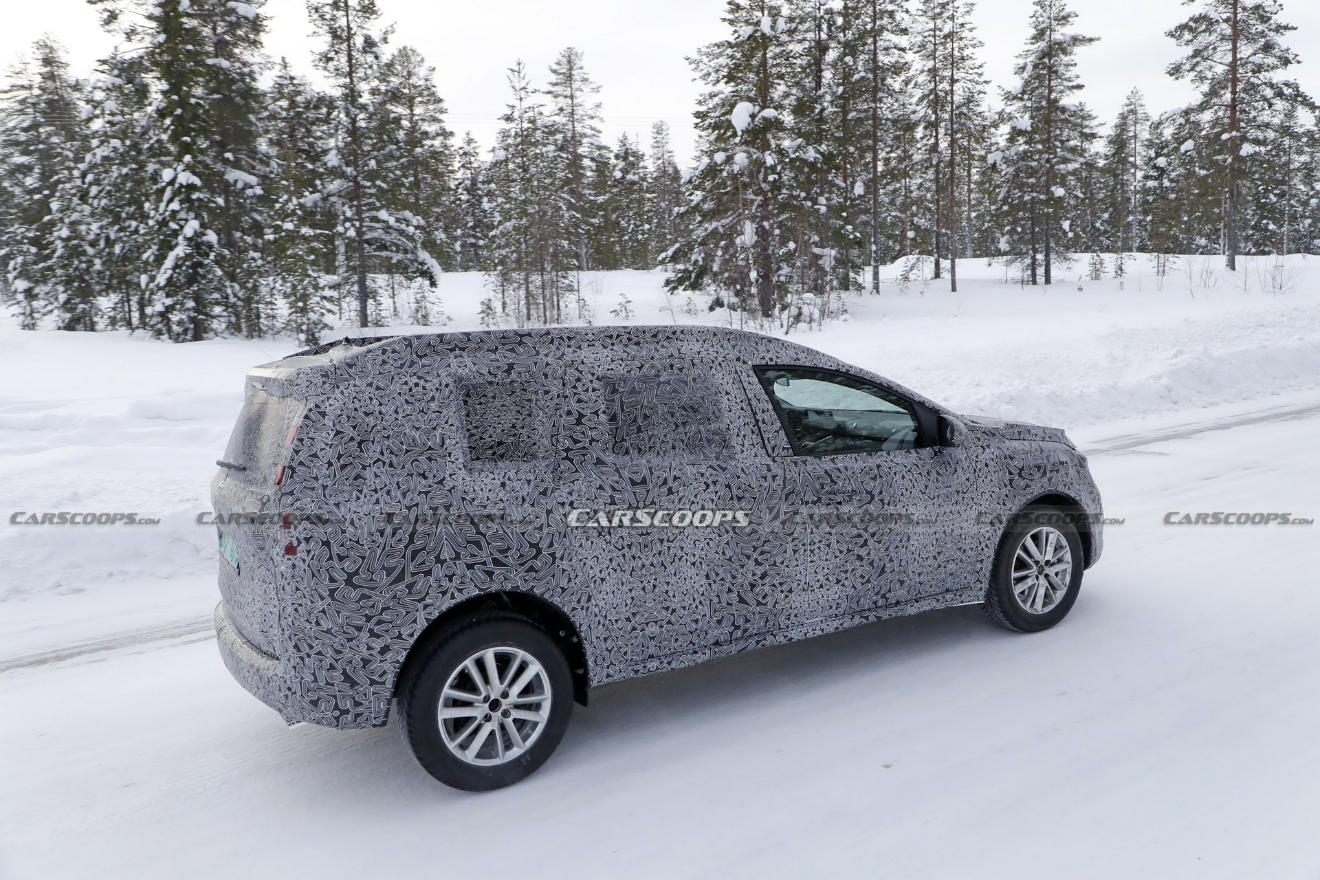 2022 Dacia Logan MCV Wagon Spied Testing For The First Time