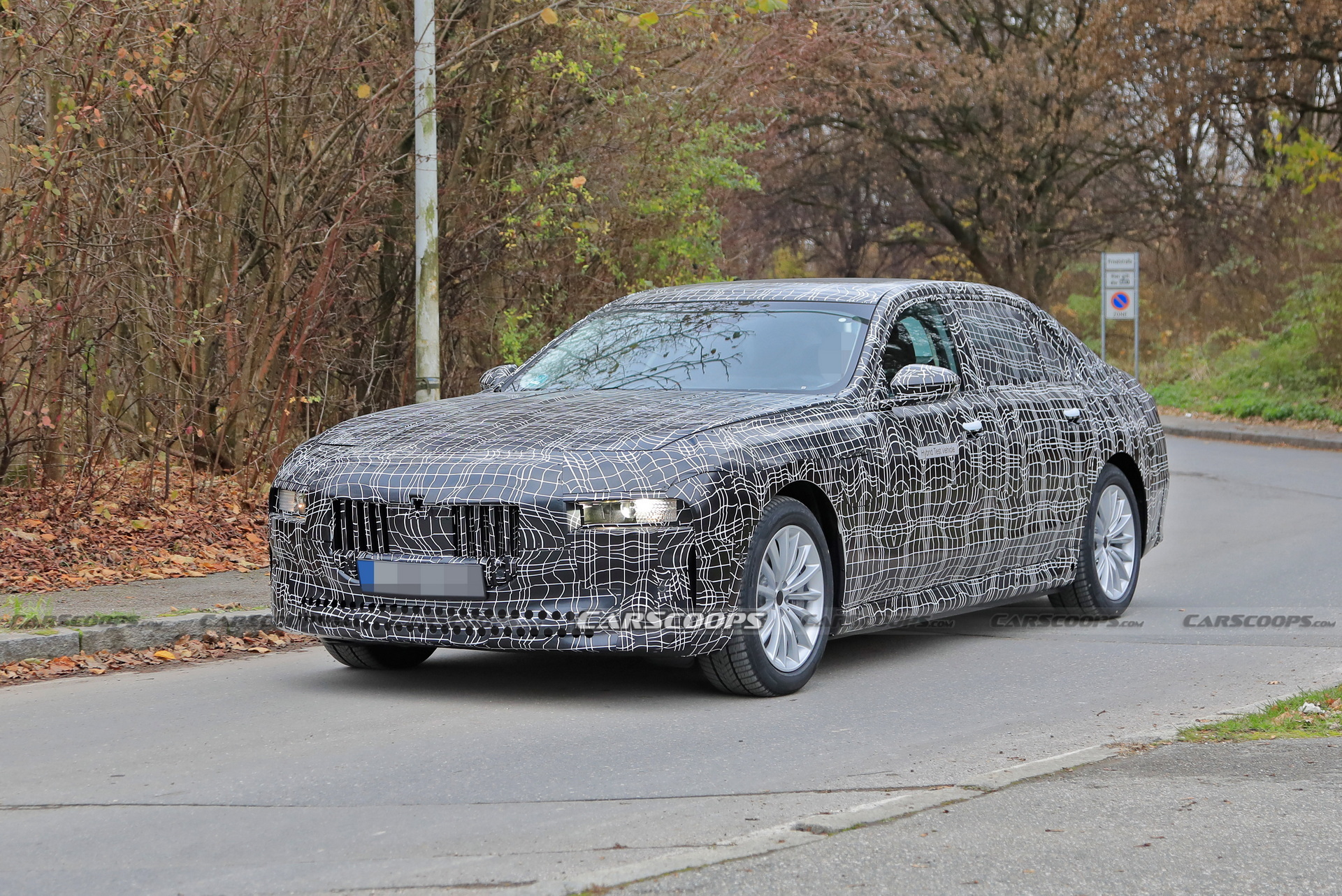 BMW Caught Testing 7-Series Alongside i7 Sporting Autonomous Drive Sensor
