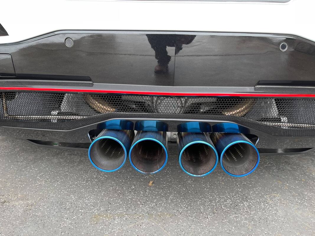 Center Exhausts Of ‘Vettes Past Make A Return On The C8 Corvette