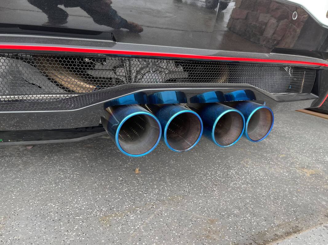 Center Exhausts Of ‘Vettes Past Make A Return On The C8 Corvette