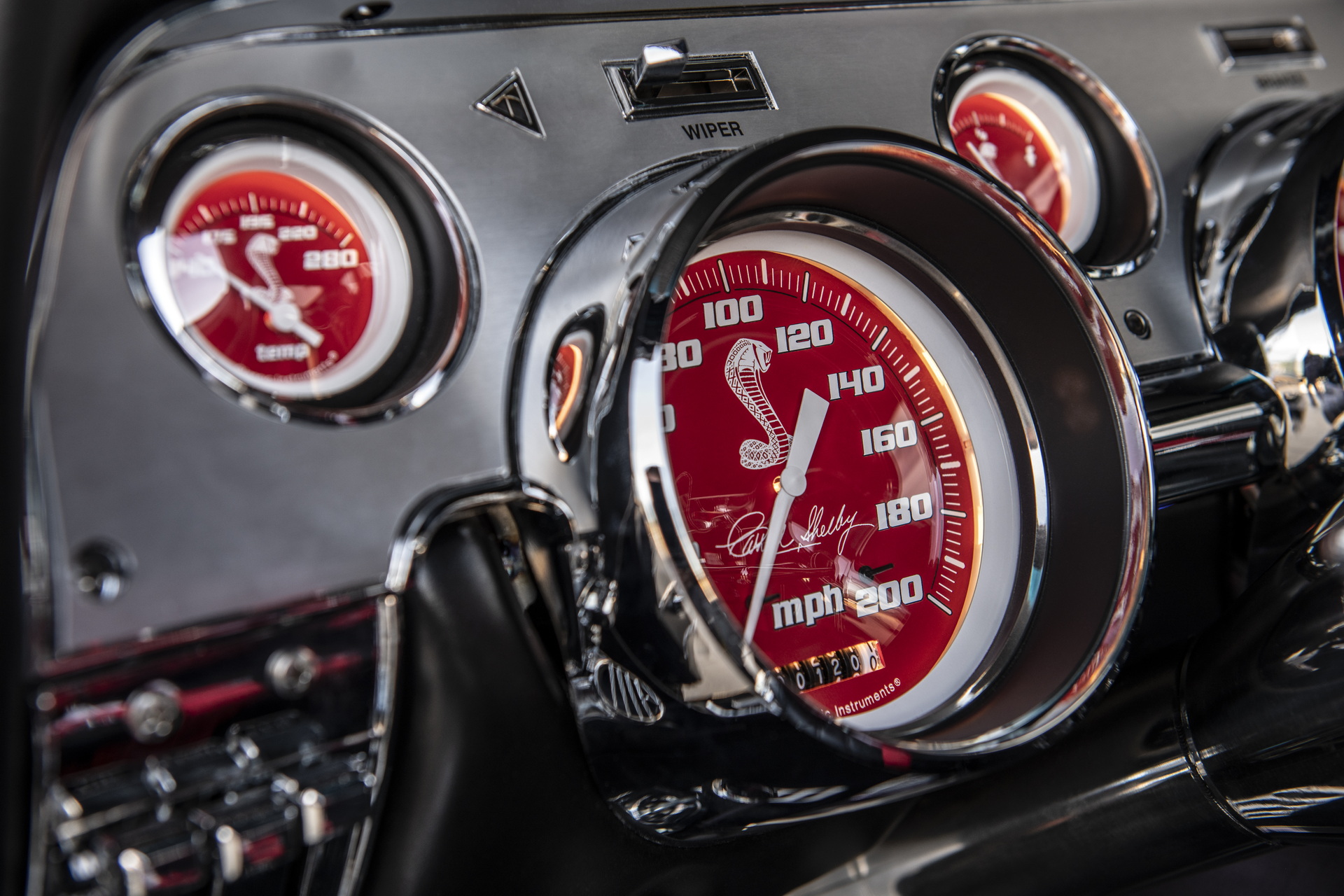 Classic Recreations’ Shelby Mustang GT500 CR Is An 810 HP Carbon Fiber Beast