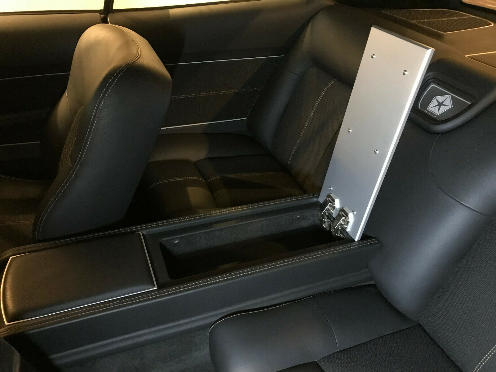 Clean 1970 Dodge Charger Restomod With 572 Cubic-Inch V8 Goes For $300K