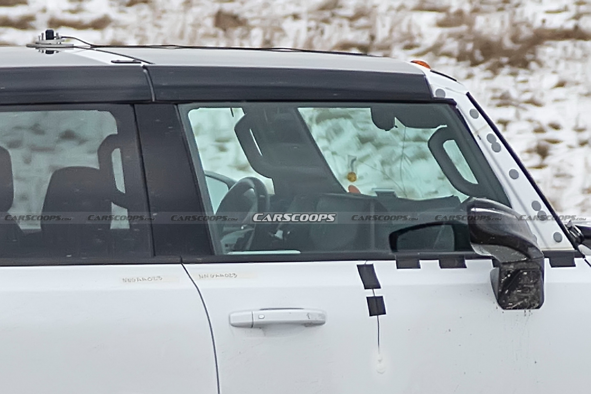 2022 GMC Hummer EV Pickup Looks Like A Tank Among Regular Traffic