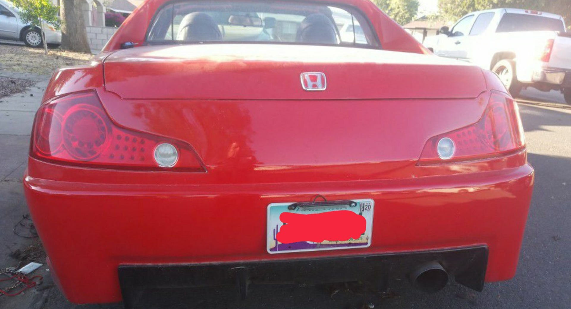 This Honda Civic / CR-X del Sol boasts some questionable adaptations