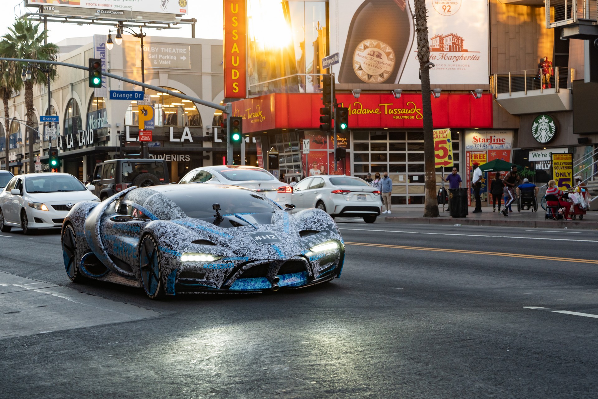 Hyperion XP-1 Prototype Looks Even More Alien On The Streets Of LA